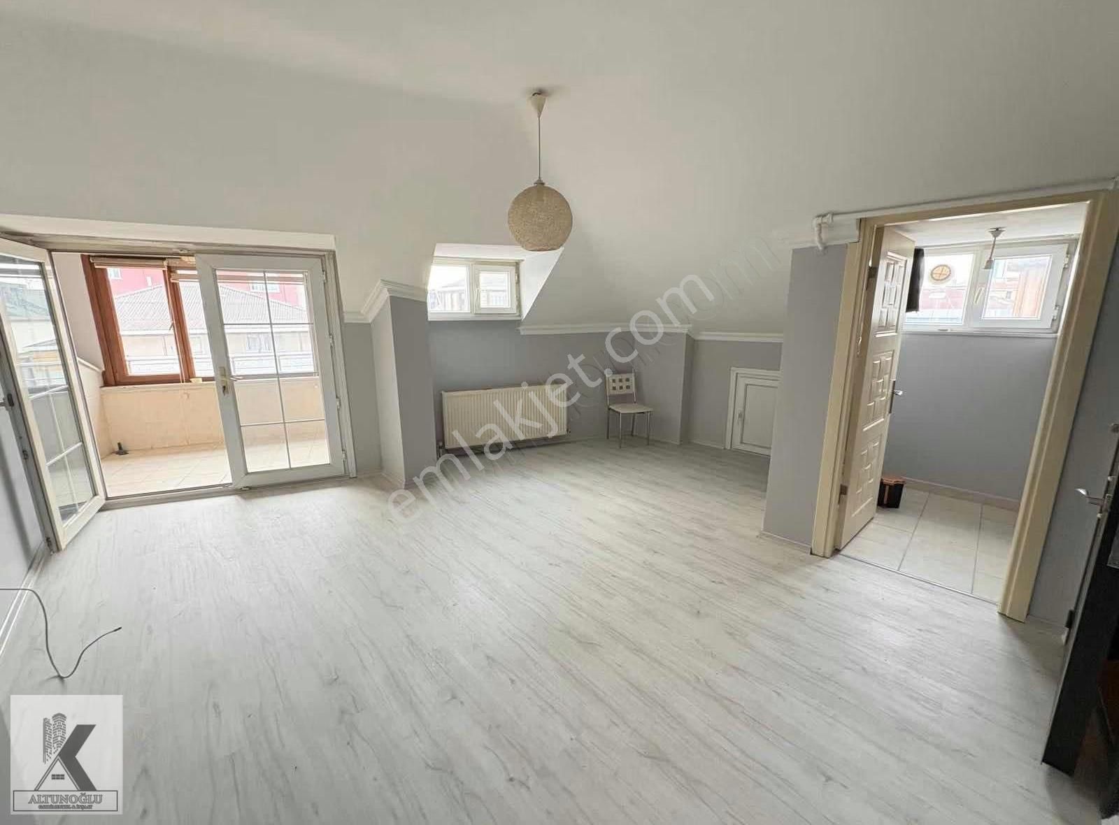 Cihangir Mah.metrobüs Cadde Yakınında 1+1 Teras Kullanımlı Daire