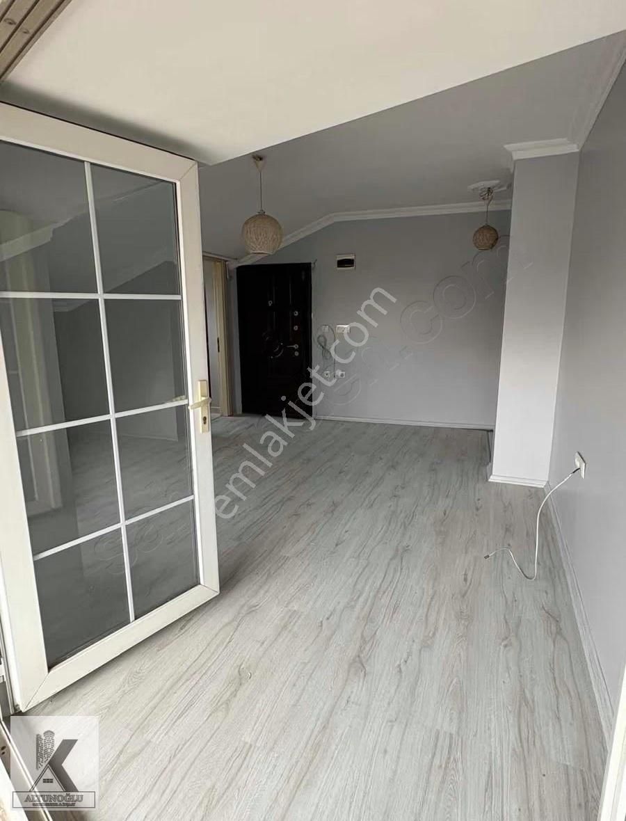 Cihangir Mah.metrobüs Cadde Yakınında 1+1 Teras Kullanımlı Daire - Görsel 5