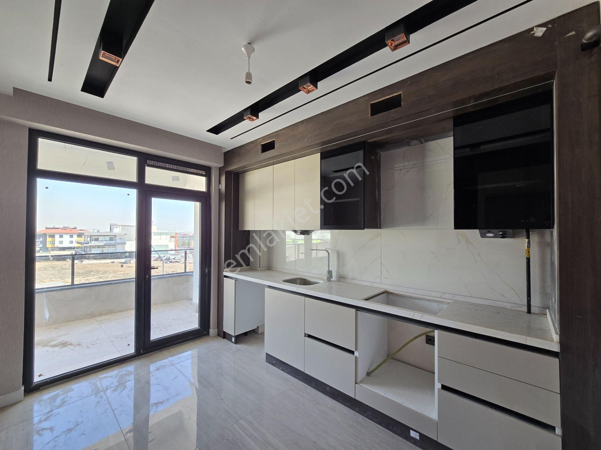 Kahramanlar Caddesine Yakın İşyapar Gayrimenkul’den Sıfır Lüks 3+1 Daire