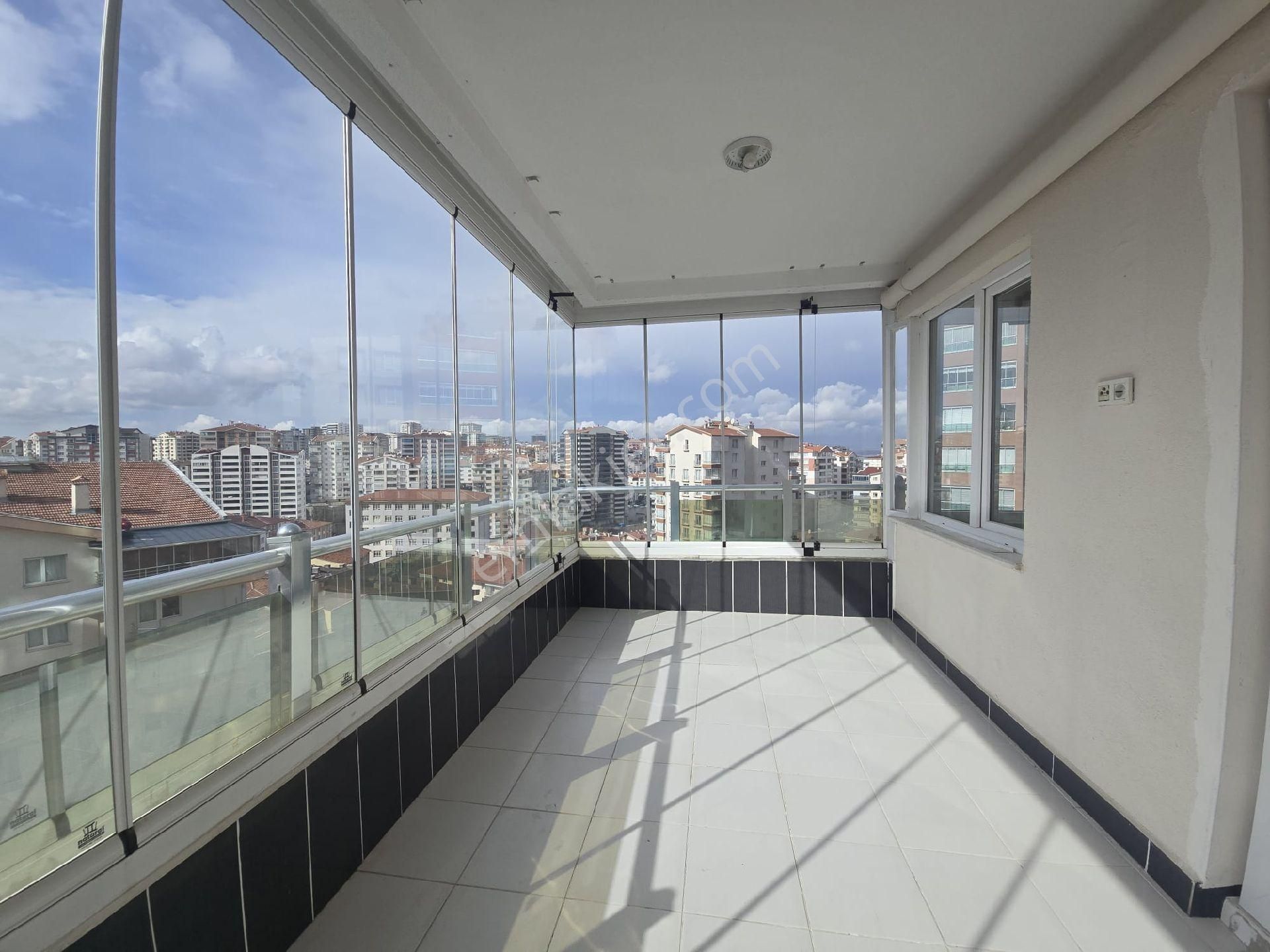 Şehitler Cadde Yakını Teras Balkonlu Geniş 3+1 Kiralık Daire - Görsel 6