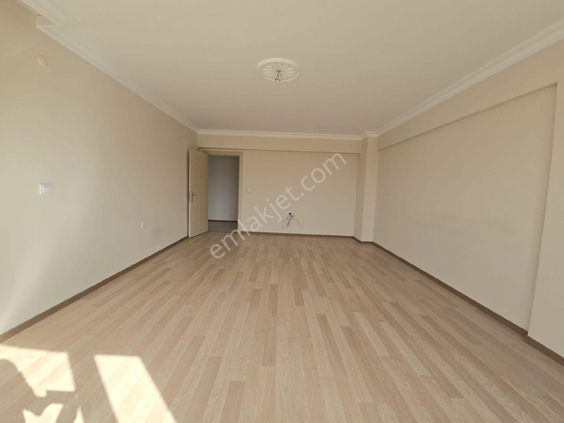 Şehitler Cadde Yakını Teras Balkonlu Geniş 3+1 Kiralık Daire - Görsel 12