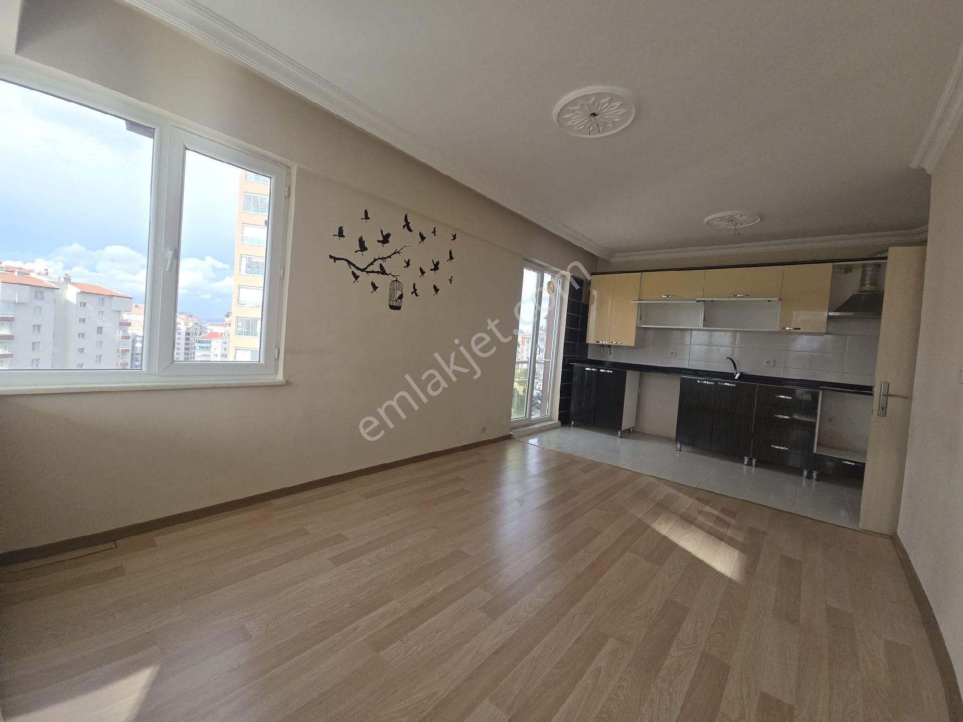 Şehitler Cadde Yakını Teras Balkonlu Geniş 3+1 Kiralık Daire - Görsel 3