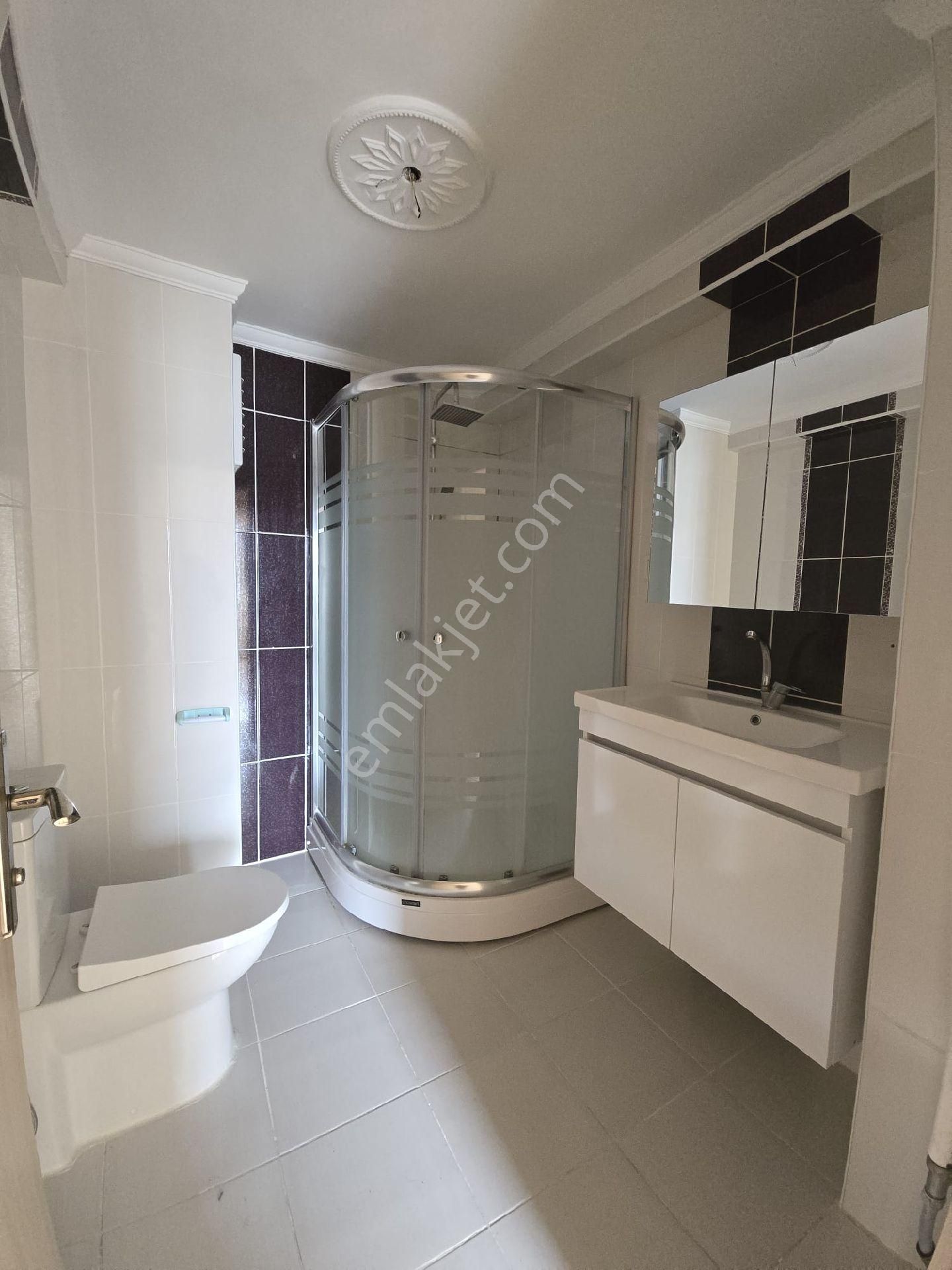 Şehitler Cadde Yakını Teras Balkonlu Geniş 3+1 Kiralık Daire - Görsel 21