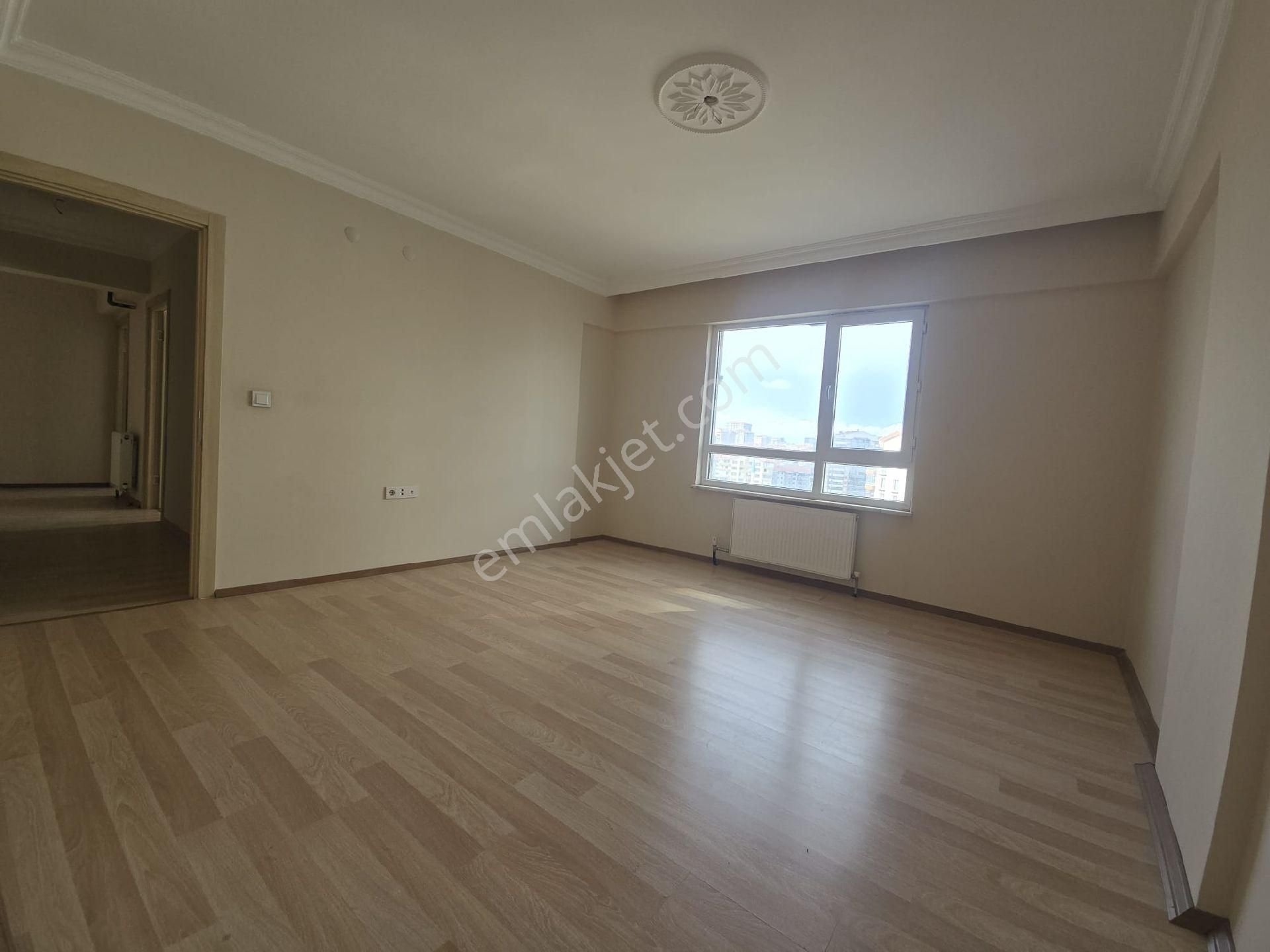 Şehitler Cadde Yakını Teras Balkonlu Geniş 3+1 Kiralık Daire - Görsel 22