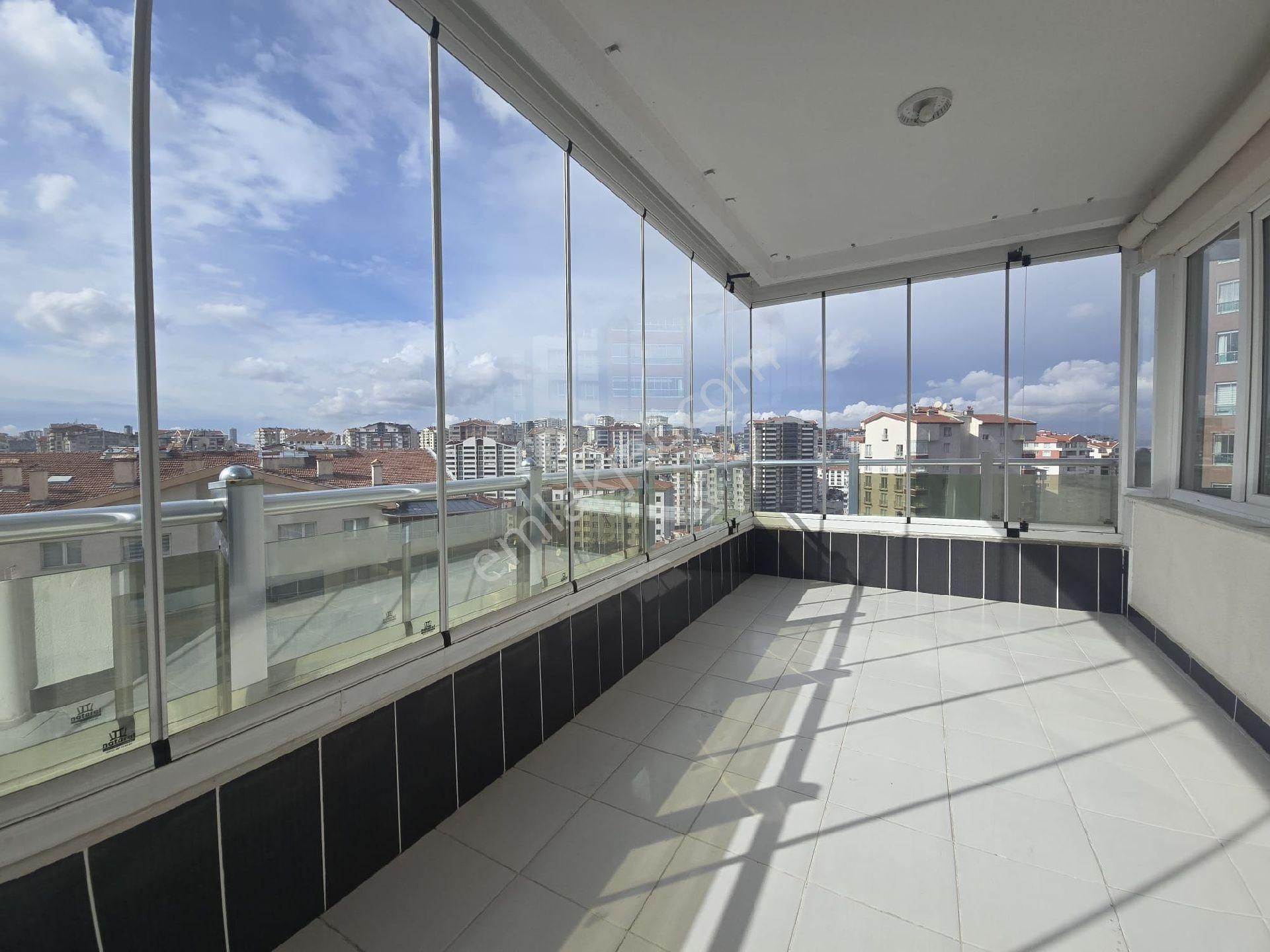 Şehitler Cadde Yakını Teras Balkonlu Geniş 3+1 Kiralık Daire