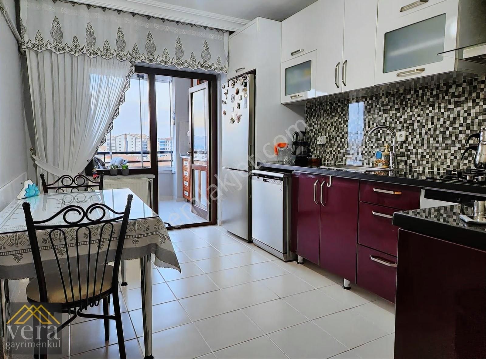 Ege'de Nato Yolu Caddesi Üzeri Kapalı Garaj Ön Cephe 3+1 Satılık - Görsel 23