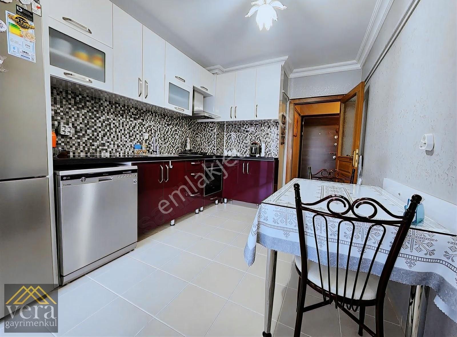 Ege'de Nato Yolu Caddesi Üzeri Kapalı Garaj Ön Cephe 3+1 Satılık - Görsel 4