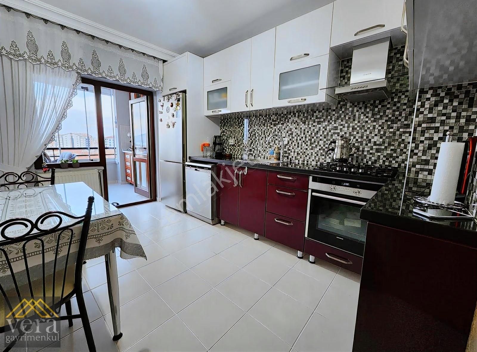 Ege'de Nato Yolu Caddesi Üzeri Kapalı Garaj Ön Cephe 3+1 Satılık - Görsel 22