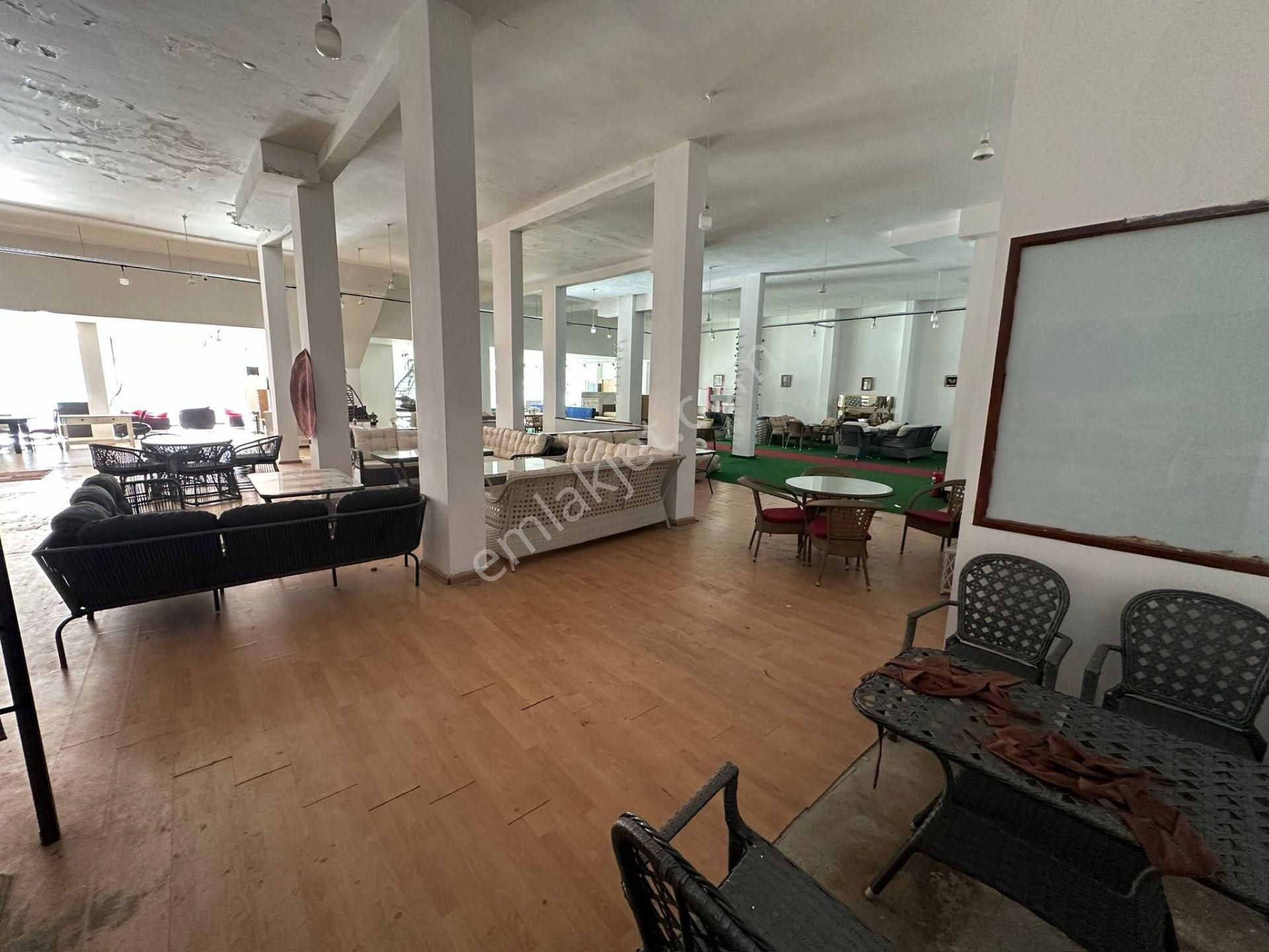 Trabzon Yomra Da Cadde Üzeri 1300 M2 Kiralık Dükkan Mağaza - Görsel 12