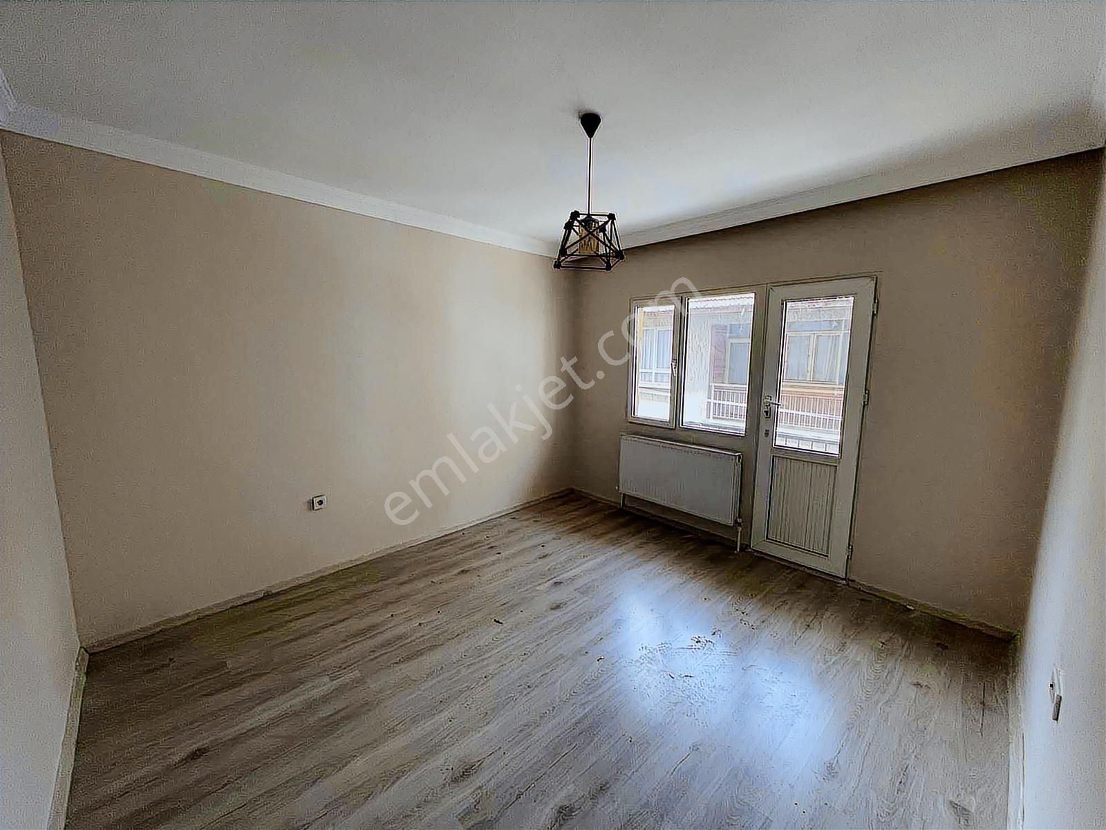 Üçyol Bahçelievler Metro Yakını 2+1 Arakat Doğalgazlı Daire