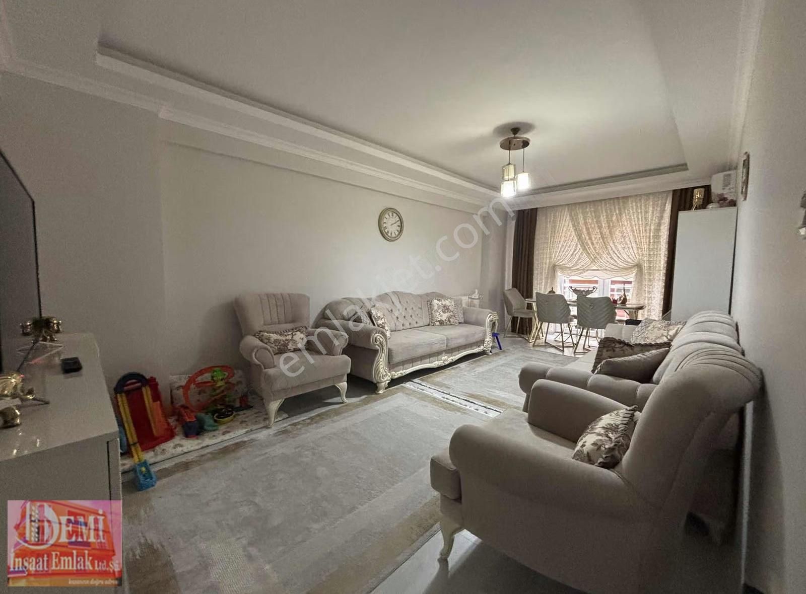 Ana Cadde Üzerinde Asansörlü Kapalı Otoparklı 3+1 Geniş Daire