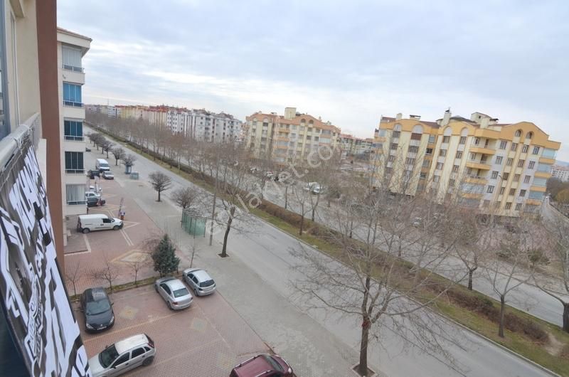 Talha Tozduman'dan Fetih Cad. Cepheli Arakat Geniş 3+1 Satılık - Görsel 15