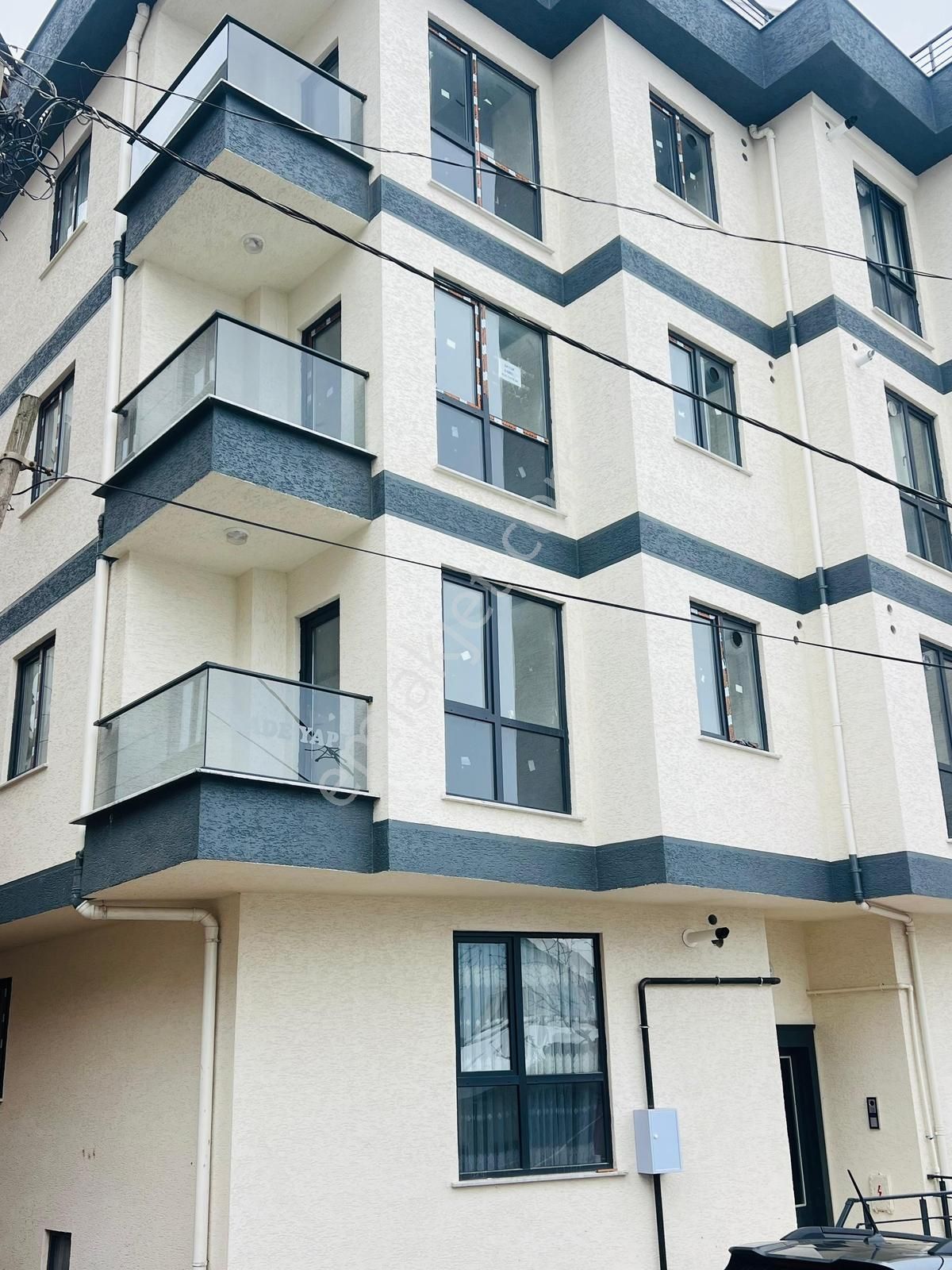 İstanbul Sancaktepe Yunusemre Mah Satlık 2+1 Ara Kat 85 M2 Daire