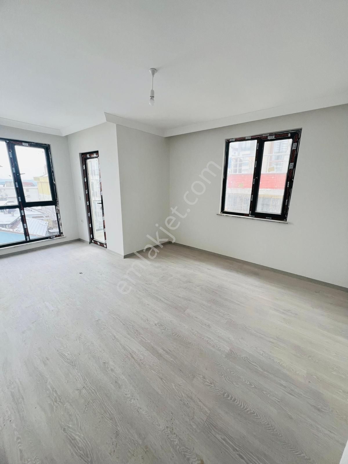 İstanbul Sancaktepe Yunusemre Mah Satılık 3+3 Üst Dübleks 170 M2 - Görsel 2