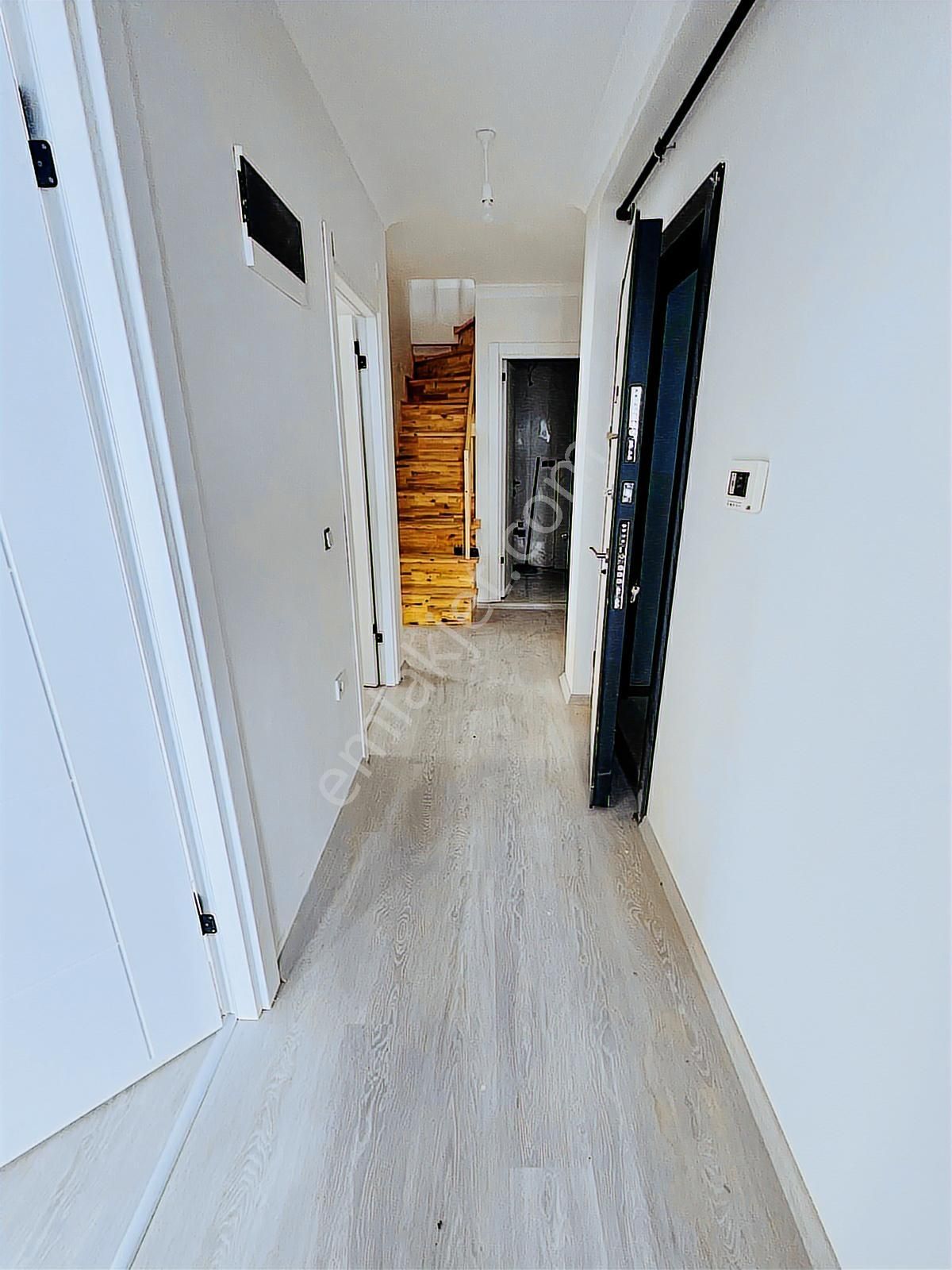 İstanbul Sancaktepe Yunusemre Mah Satılık 3+3 Üst Dübleks 170 M2 - Görsel 24