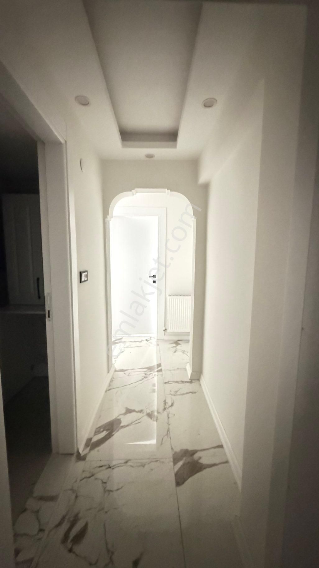 Beyaz Gayrimenkulden Kiralık 3+1 Daire - Görsel 17