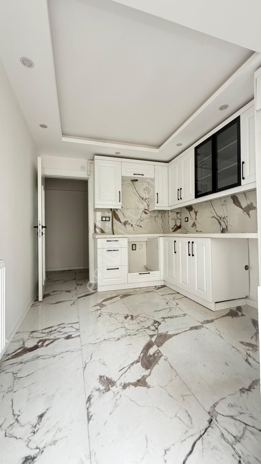 Beyaz Gayrimenkulden Kiralık 3+1 Daire - Görsel 4