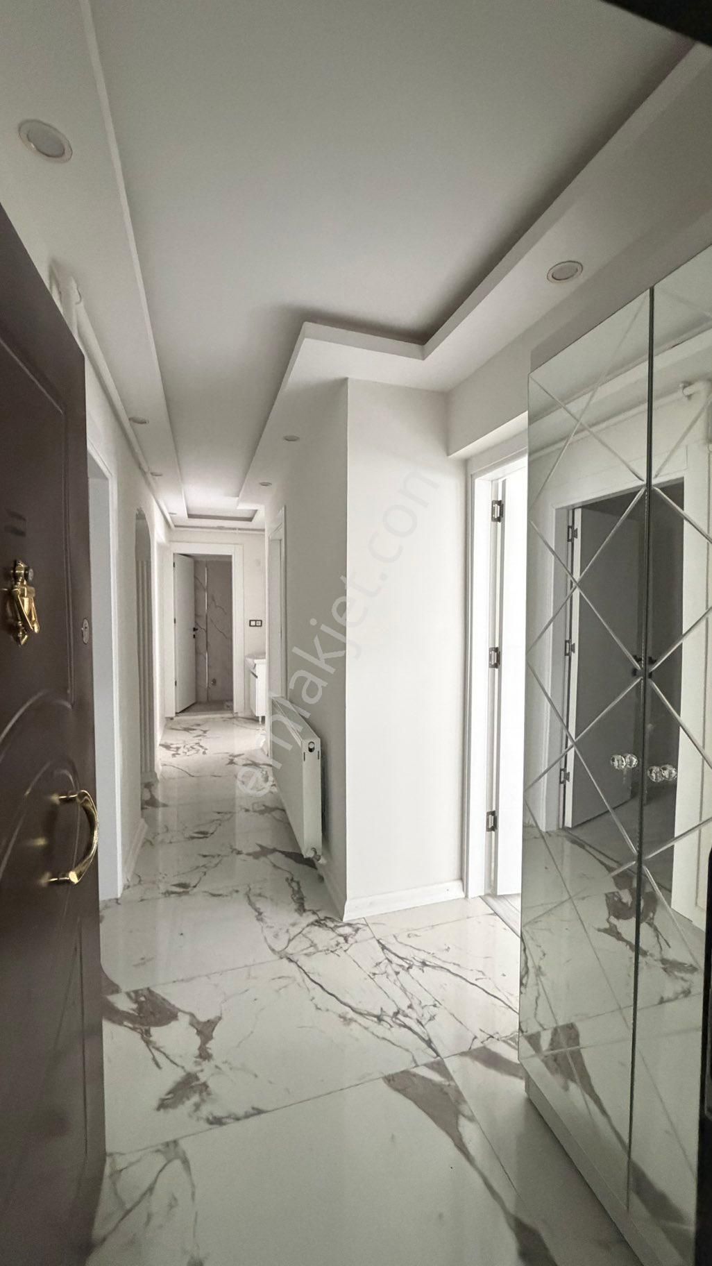 Beyaz Gayrimenkulden Kiralık 3+1 Daire - Görsel 24