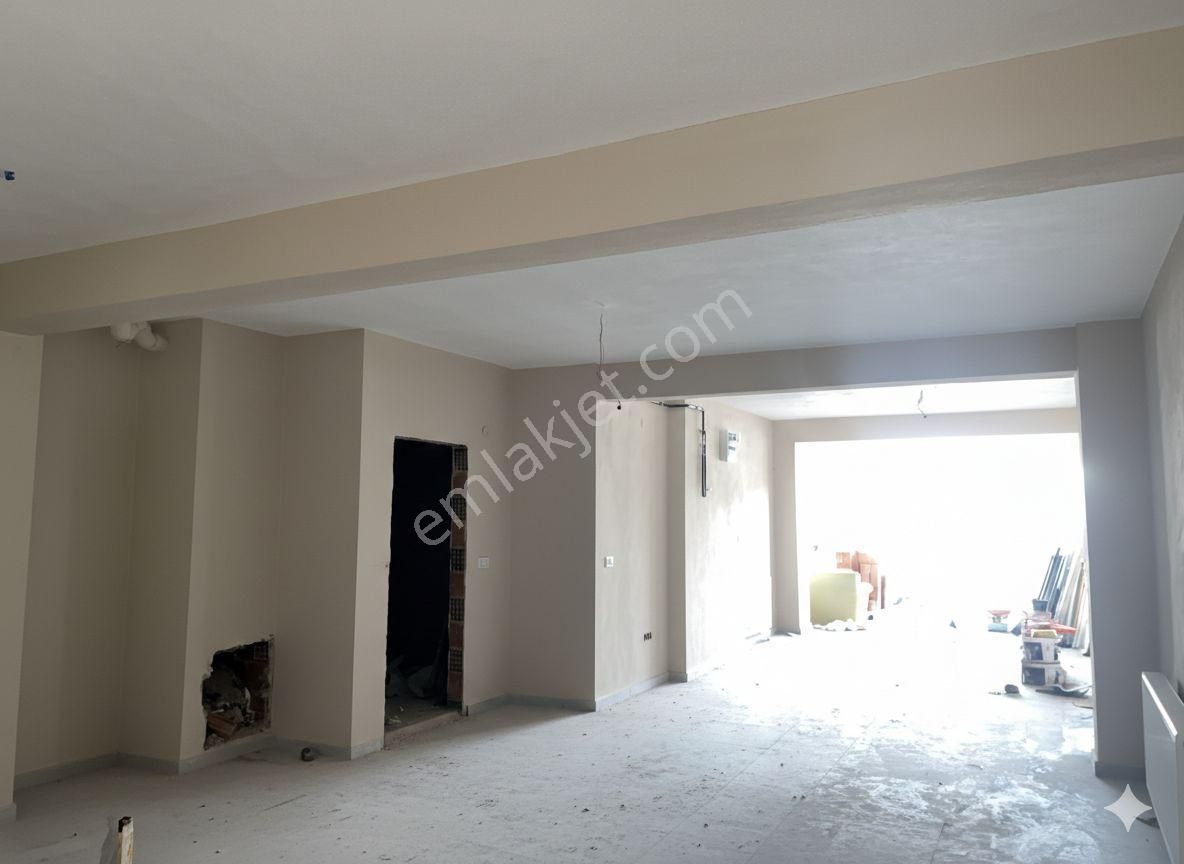 Remax-mid'den Ana Cadde Üzeri Satılık Dükkân - Görsel 7