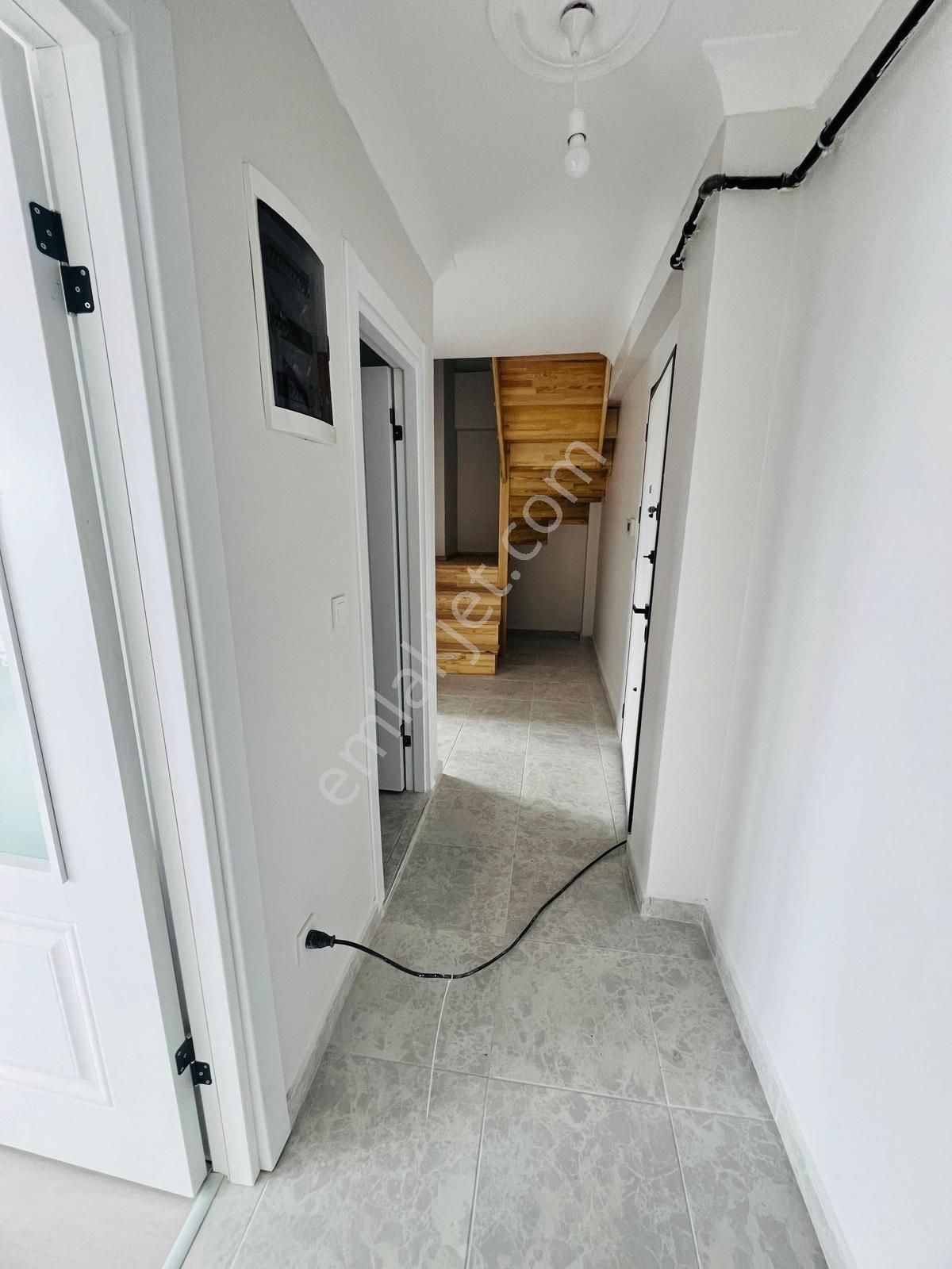 İstanbul Sancaktepe Mevlana Mah. Satılık 2+2 Üst Dübleks 150 M2 - Görsel 17