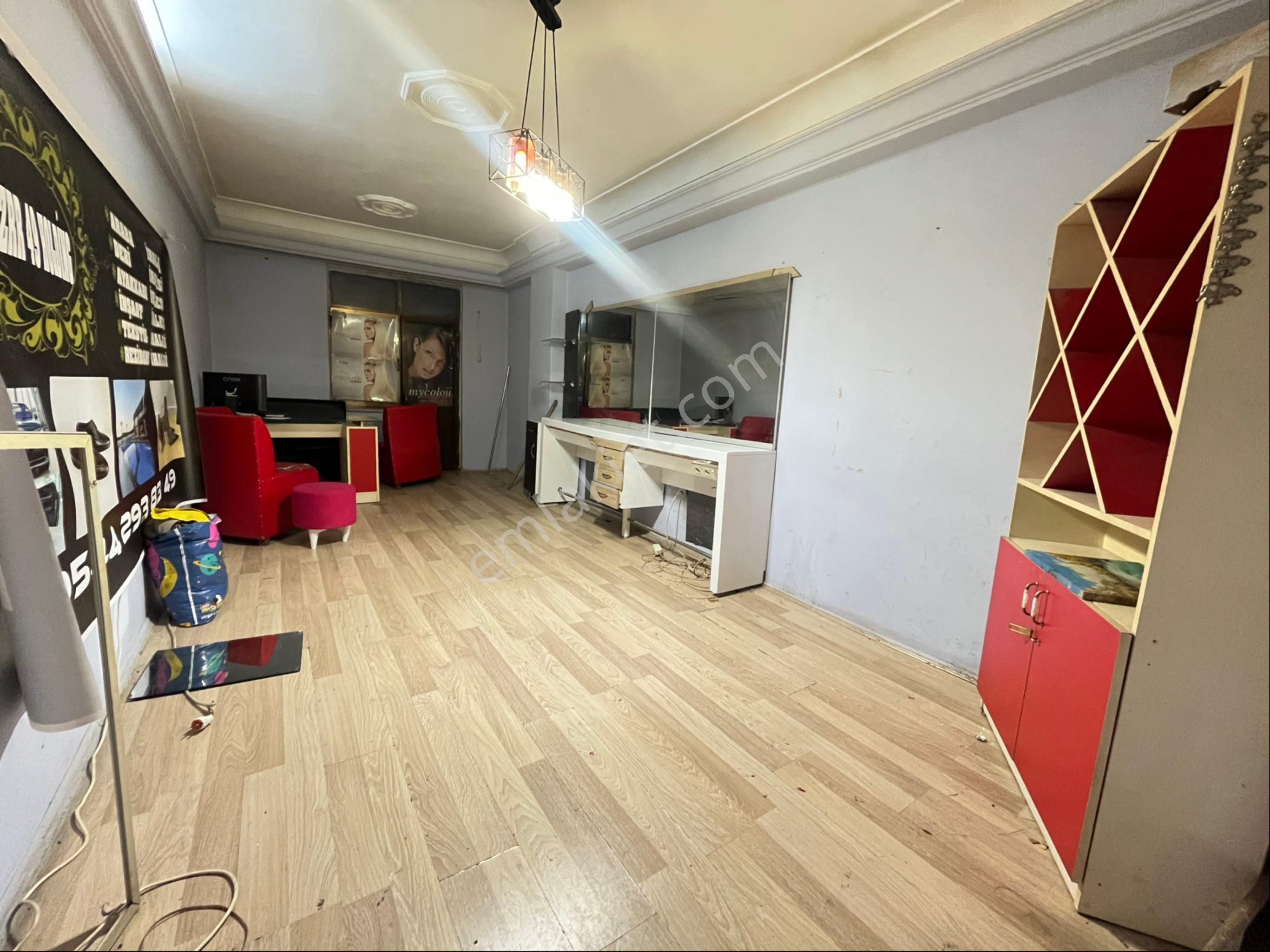 İmren Gayrimenkulden Kiralık 30 M2 Dükkan Ofis Büro Sefaköy Merkezde - Görsel 3