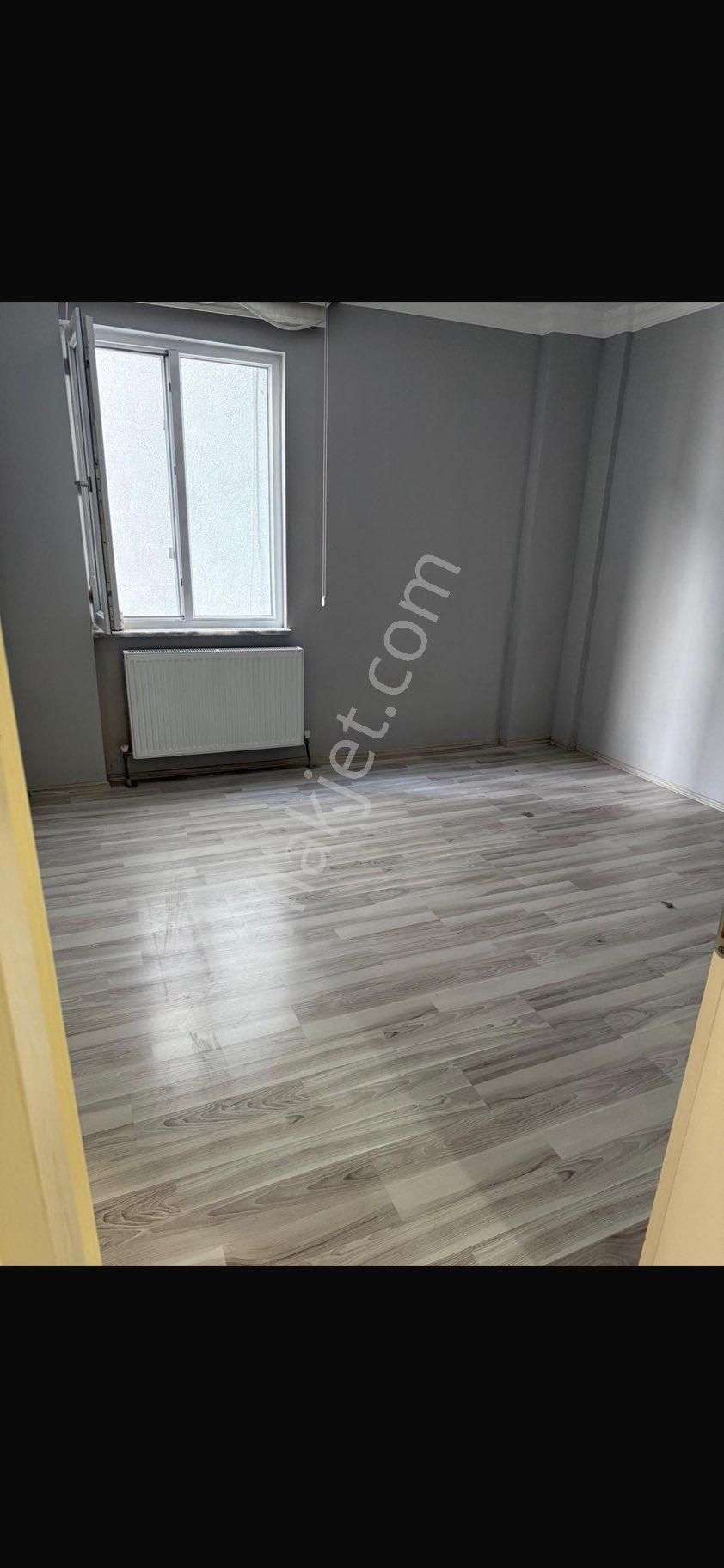 Barış Mahallesinde 8 Yaşında 3+1 Ara Kat Daire - Görsel 5