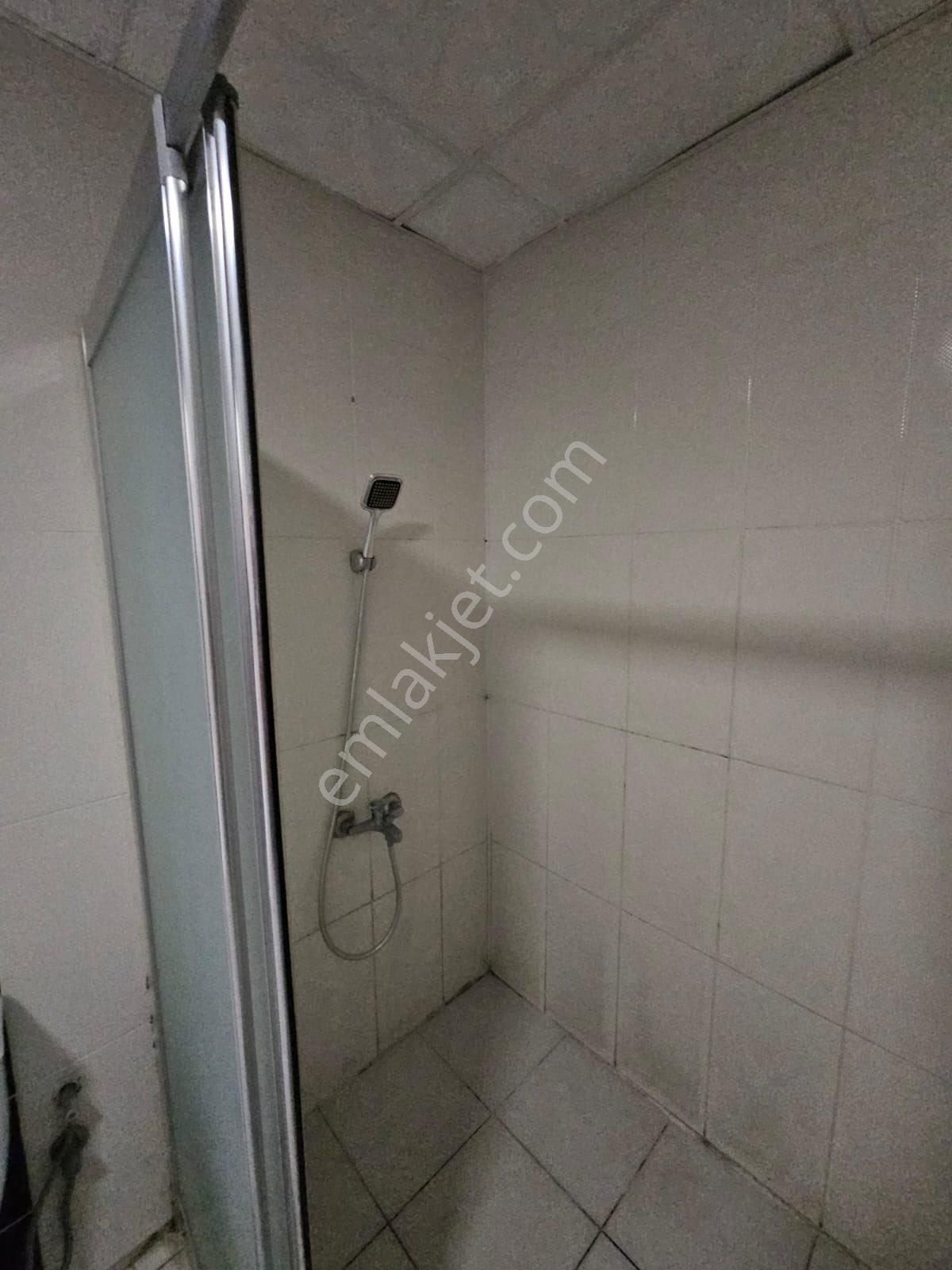 Halk Emlak Gayrimenkulden Çok Acil Satılık Üçkuyular Hayatkent Üç Sitesinde Satılık Daire - Görsel 2
