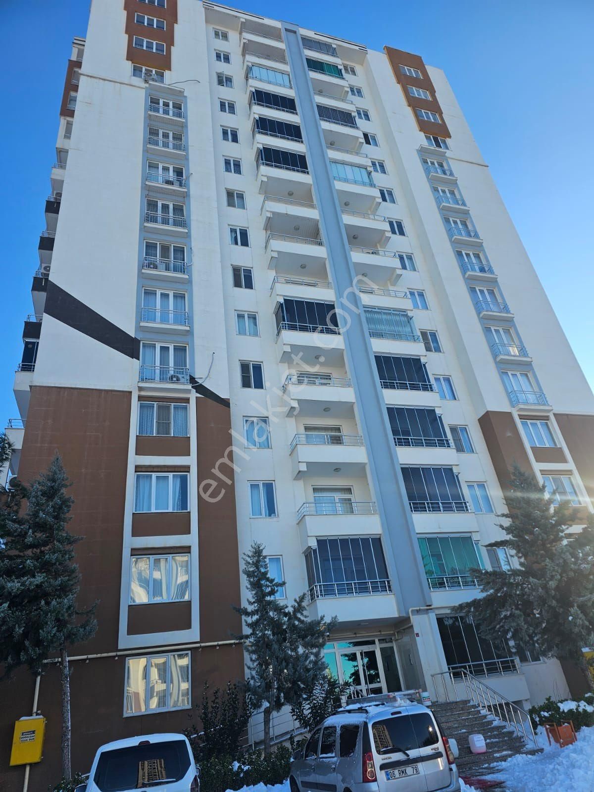 Halk Emlak Gayrimenkulden Çok Acil Satılık Üçkuyular Hayatkent Üç Sitesinde Satılık Daire - Görsel 14