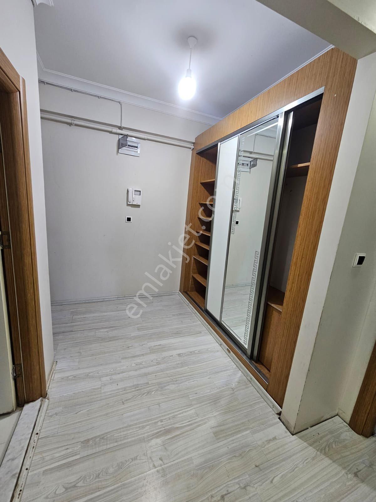 Halk Emlak Gayrimenkulden Çok Acil Satılık Üçkuyular Hayatkent Üç Sitesinde Satılık Daire - Görsel 15