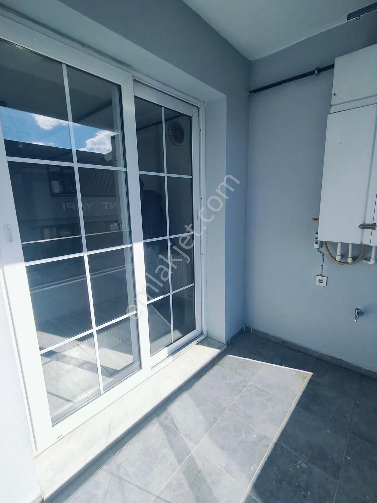 Buca Atatürk Mahallesinde 3+1 Kiralık Daire - Görsel 12