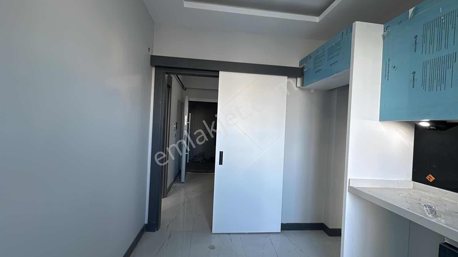 Cumhuriyet Mahallesi Lüks Sitede Satılık 3+1 Daire ! - Görsel 2