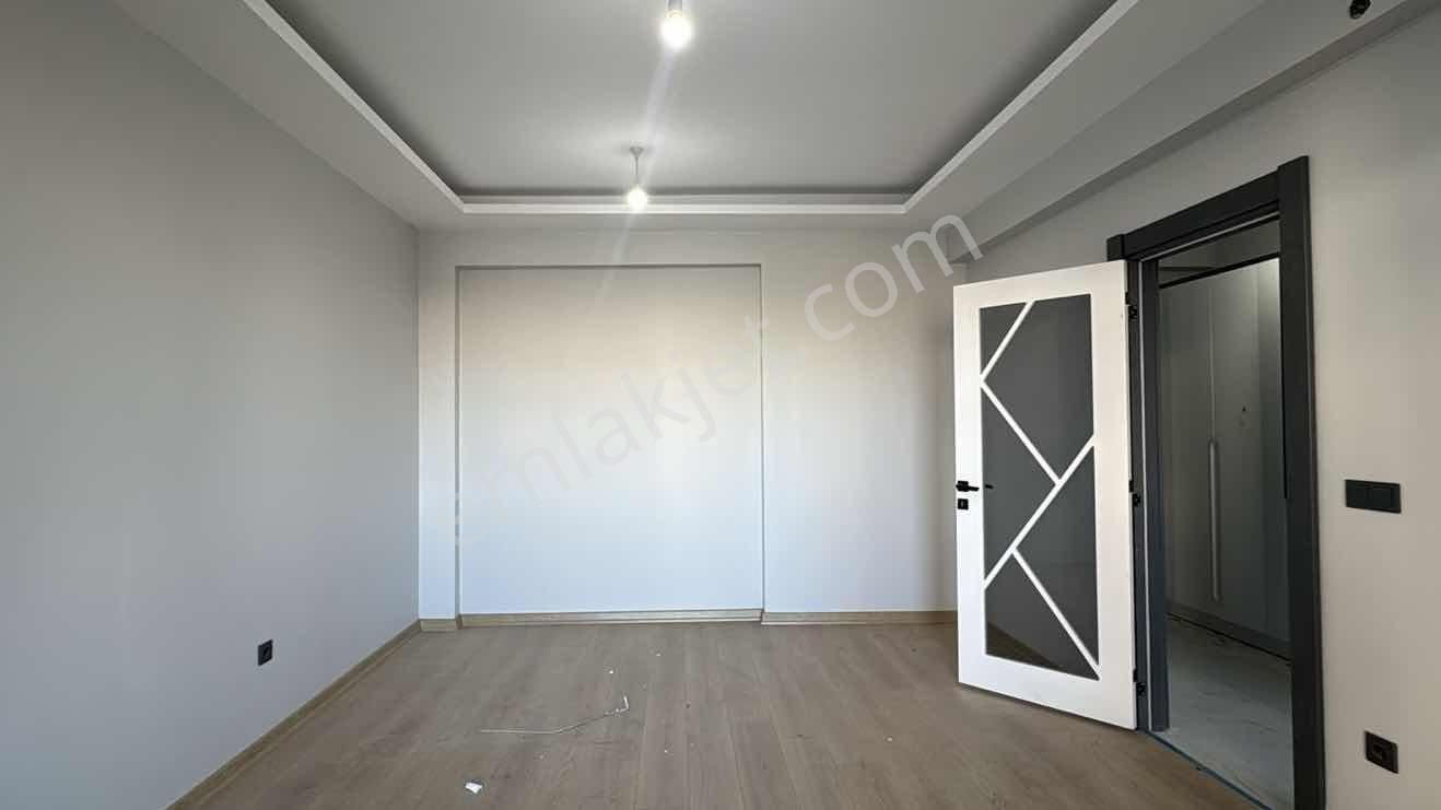 Cumhuriyet Mahallesi Lüks Sitede Satılık 3+1 Daire ! - Görsel 6