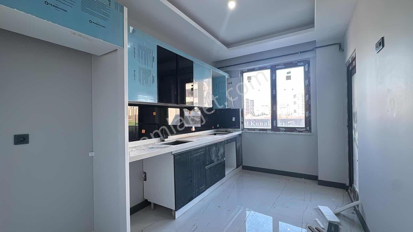 Cumhuriyet Mahallesi Lüks Sitede Satılık 3+1 Daire ! - Görsel 3