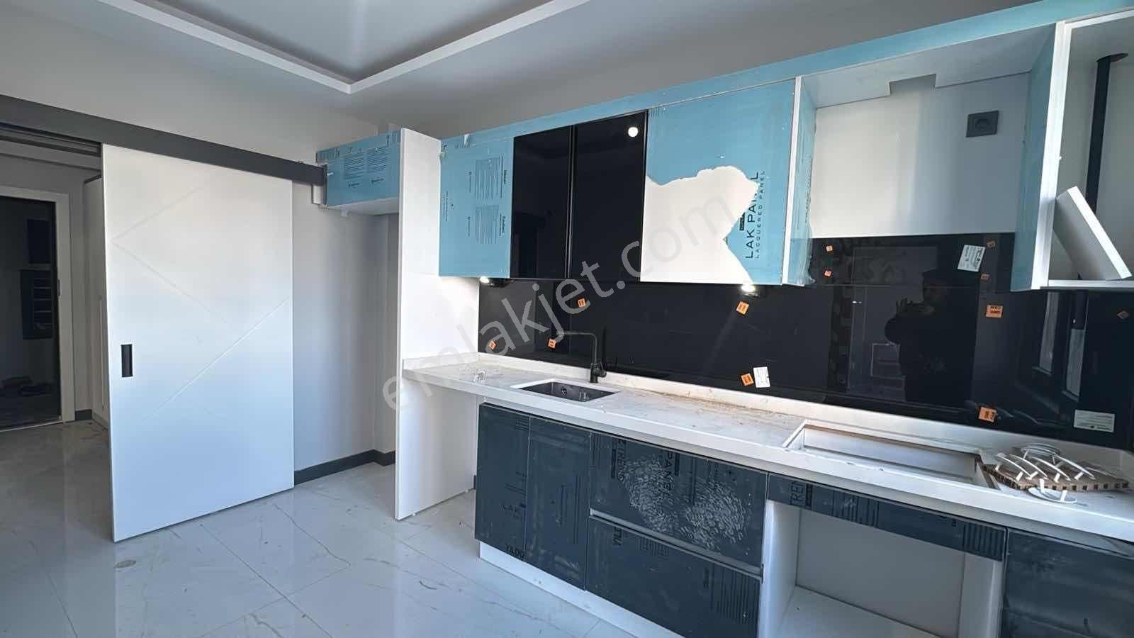 Cumhuriyet Mahallesi Lüks Sitede Satılık 3+1 Daire ! - Görsel 17