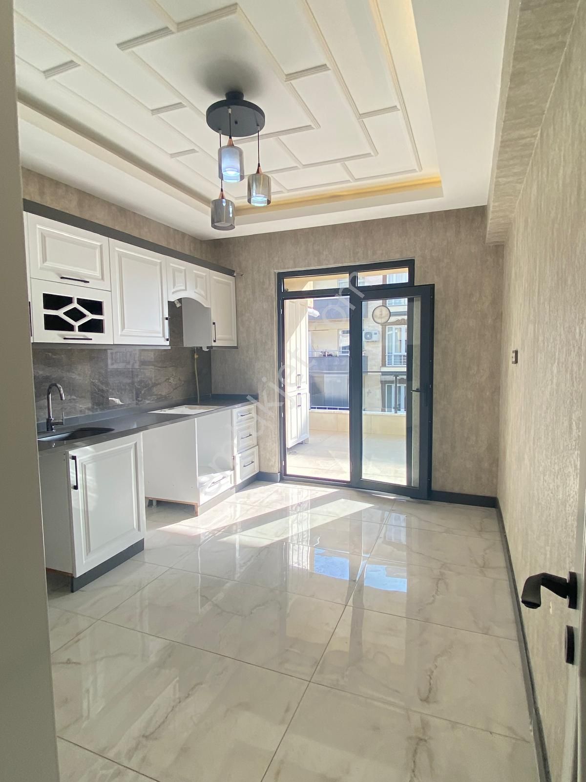 Yeditepede Lüxs Çok Bakımlı Ferah Kulanışlı 130 M2 Satılık Daire - Görsel 2