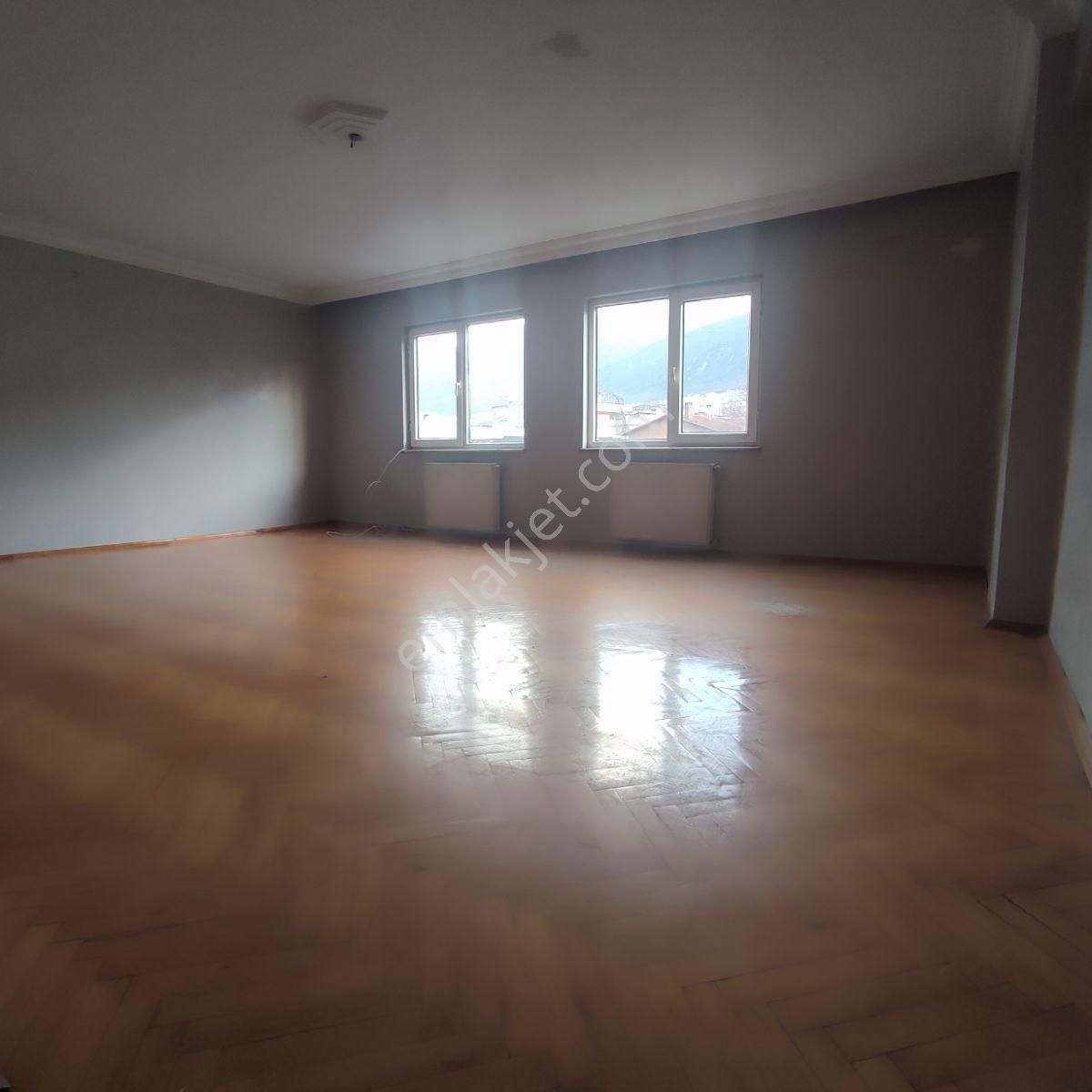 Cemal Emlak Bursa Yıldırım Belediye Altında 2+1 Asansörlü 3.ara - Görsel 5