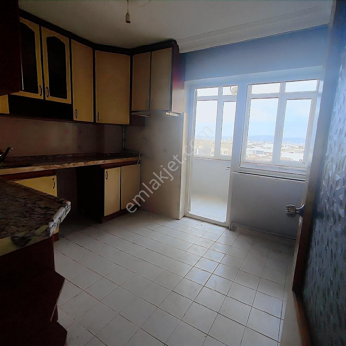 Cemal Emlak Bursa Yıldırım Belediye Altında 2+1 Asansörlü 3.ara - Görsel 10