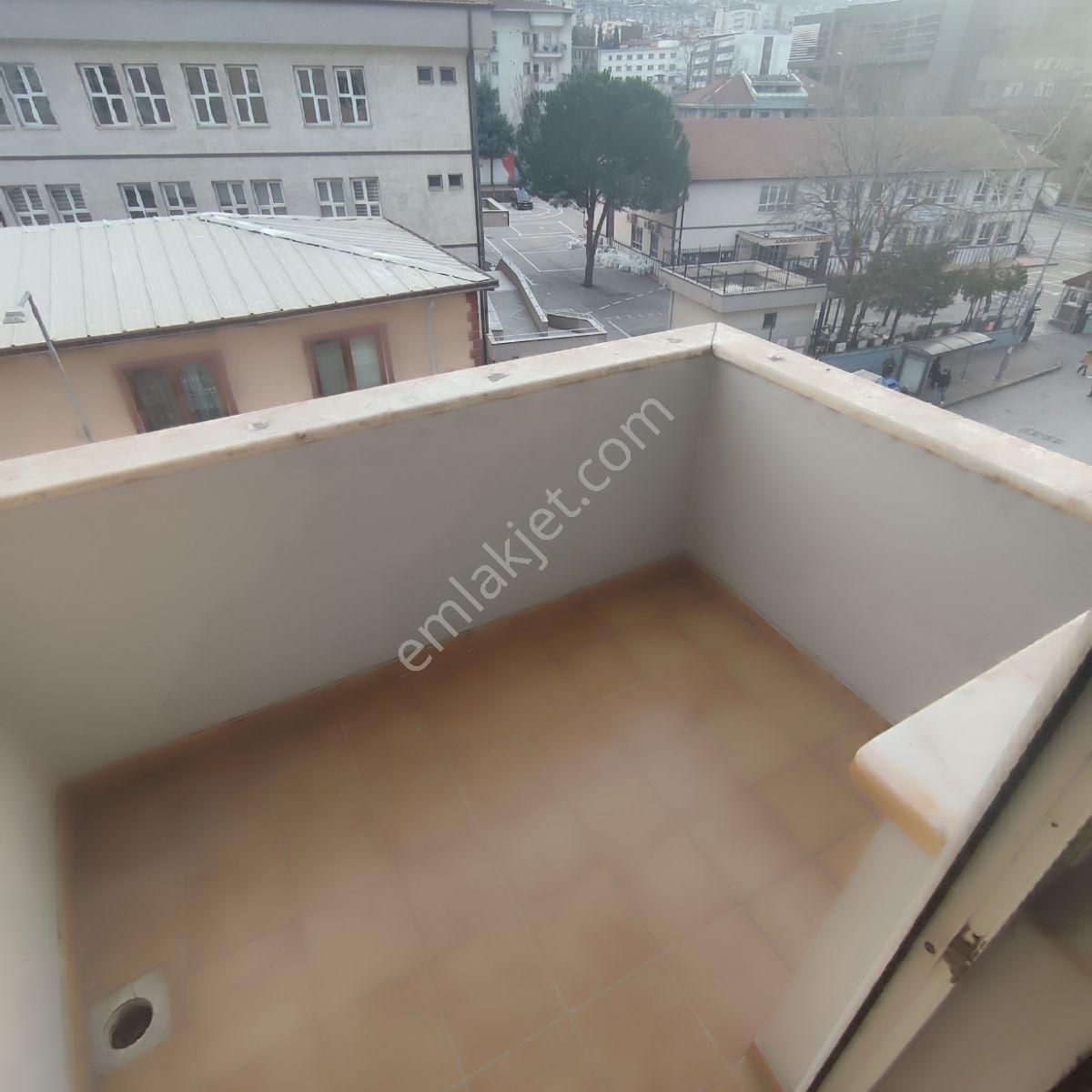 Cemal Emlak Bursa Yıldırım Belediye Altında 2+1 Asansörlü 3.ara - Görsel 8