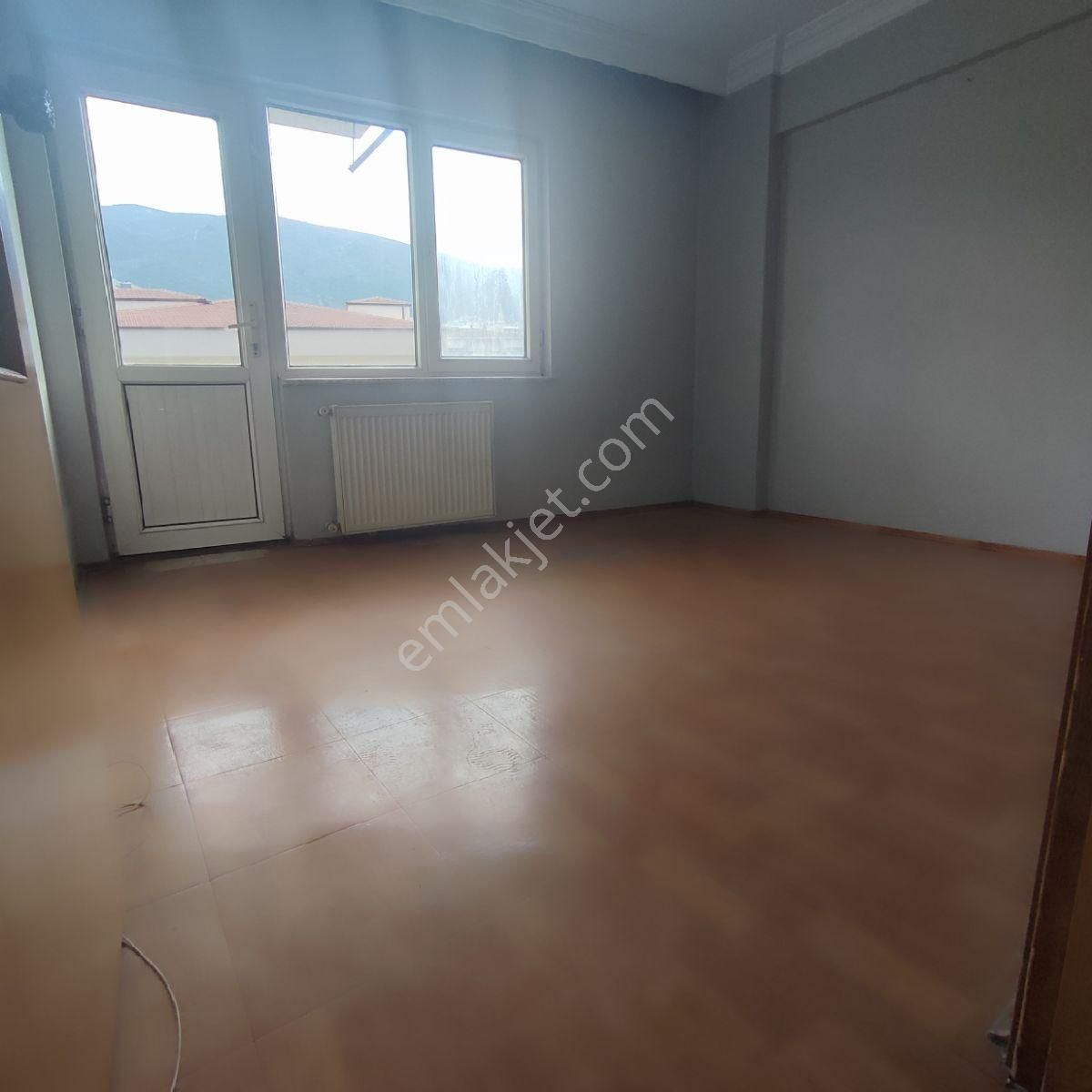 Cemal Emlak Bursa Yıldırım Belediye Altında 2+1 Asansörlü 3.ara - Görsel 6