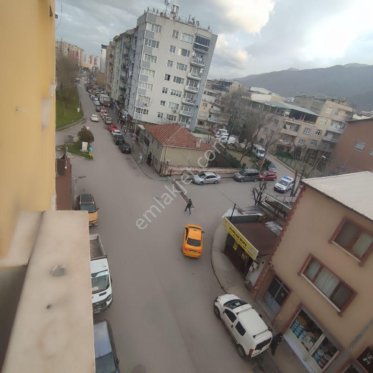 Cemal Emlak Bursa Yıldırım Belediye Altında 2+1 Asansörlü 3.ara - Görsel 13