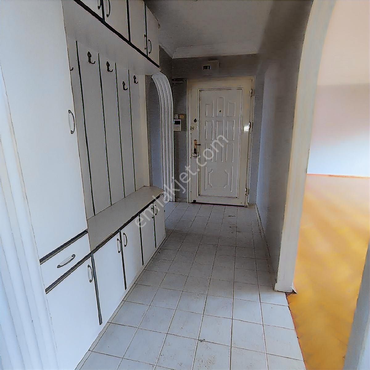 Cemal Emlak Bursa Yıldırım Belediye Altında 2+1 Asansörlü 3.ara - Görsel 9