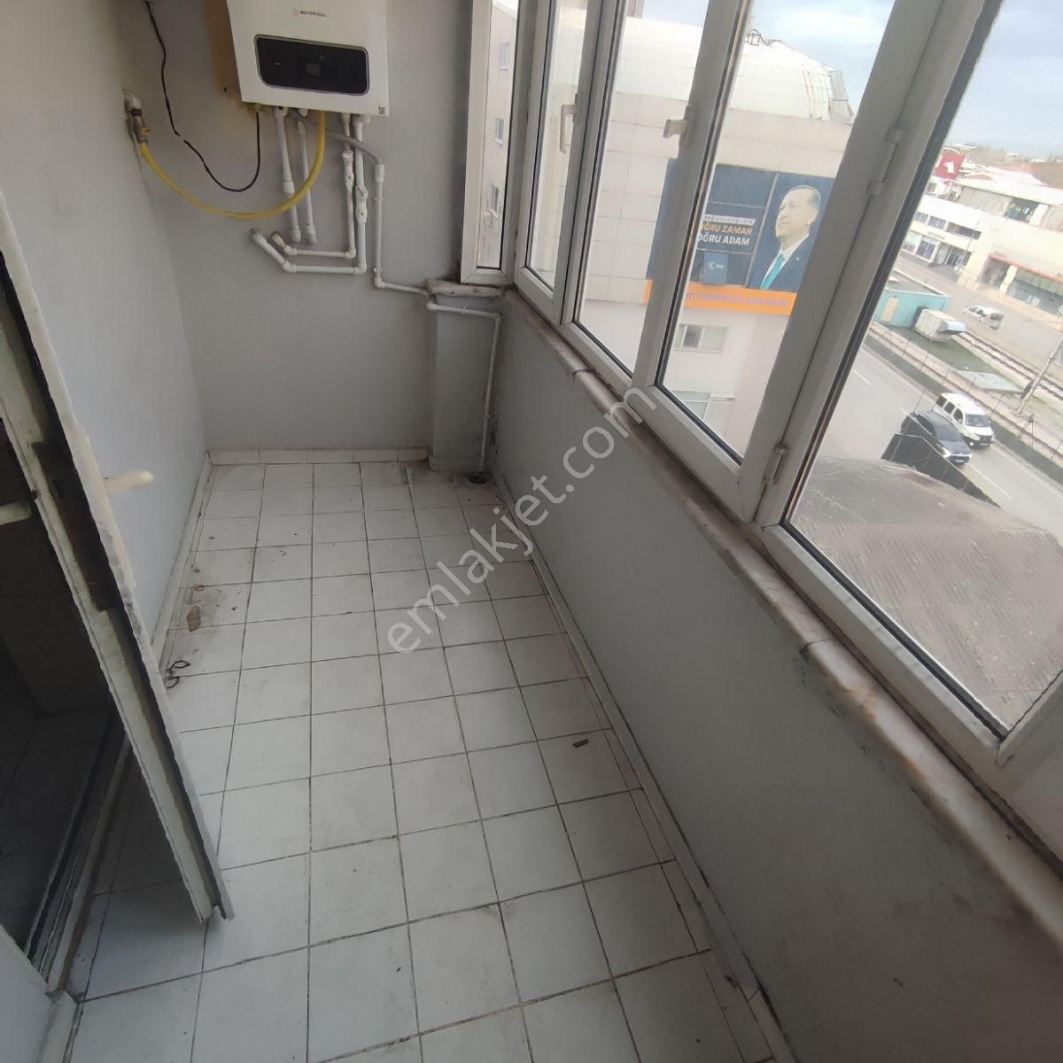 Cemal Emlak Bursa Yıldırım Belediye Altında 2+1 Asansörlü 3.ara - Görsel 11