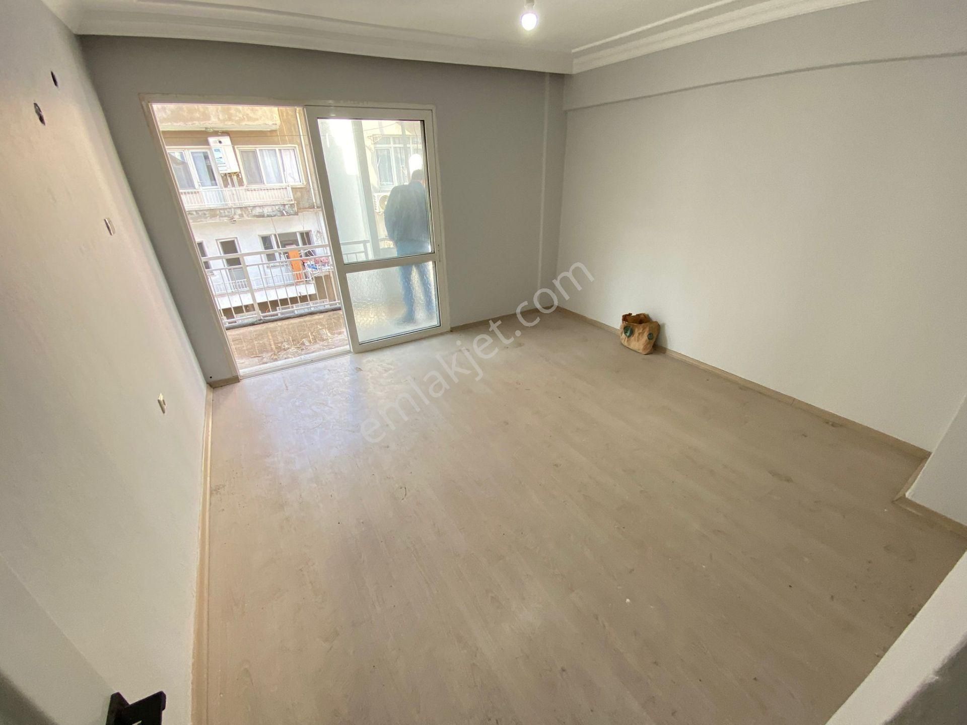 Acil Konak Zeytinlik Mahallesinde 2+1 85m2 Arakat Tadilatlı Satılık Daire - Görsel 3