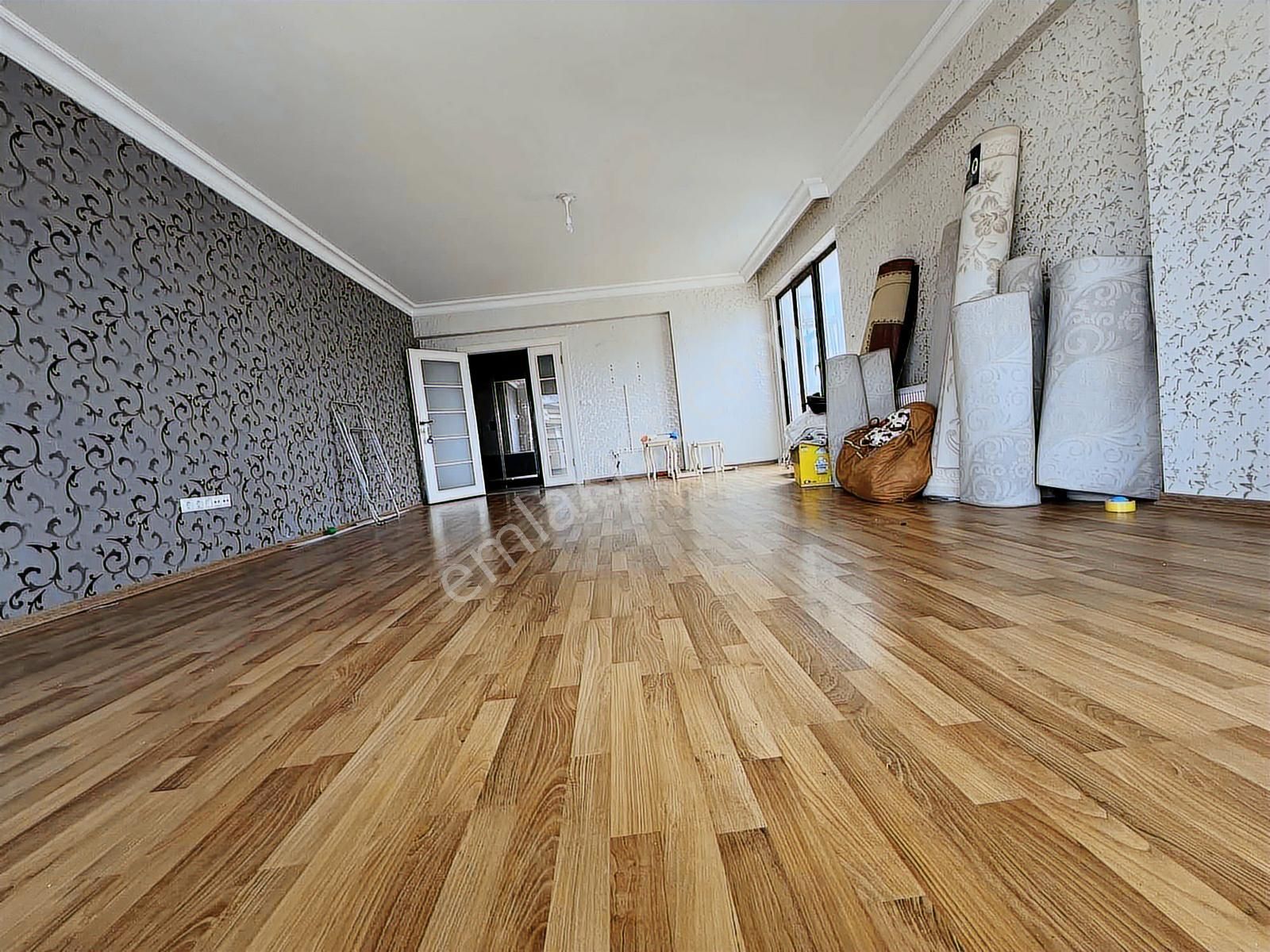 Kartal Yakacıkta 3+1 Daire Ana Cadde Yanı - Görsel 2