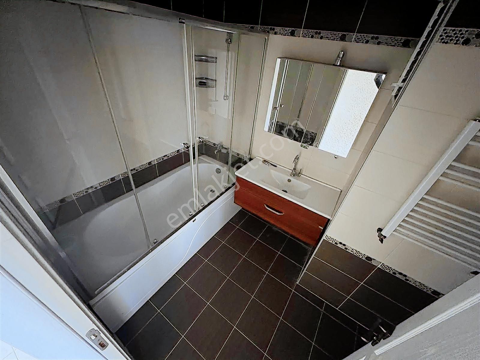 Kartal Yakacıkta 3+1 Daire Ana Cadde Yanı - Görsel 17