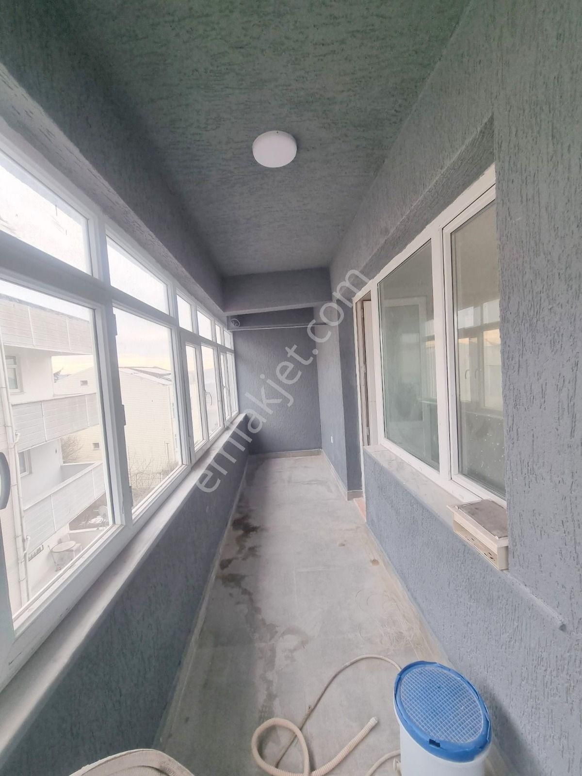 Tarabyaüstü Cumhuriyette Komple Yeni Binada 2+1 Manzaralı Daire - Görsel 5