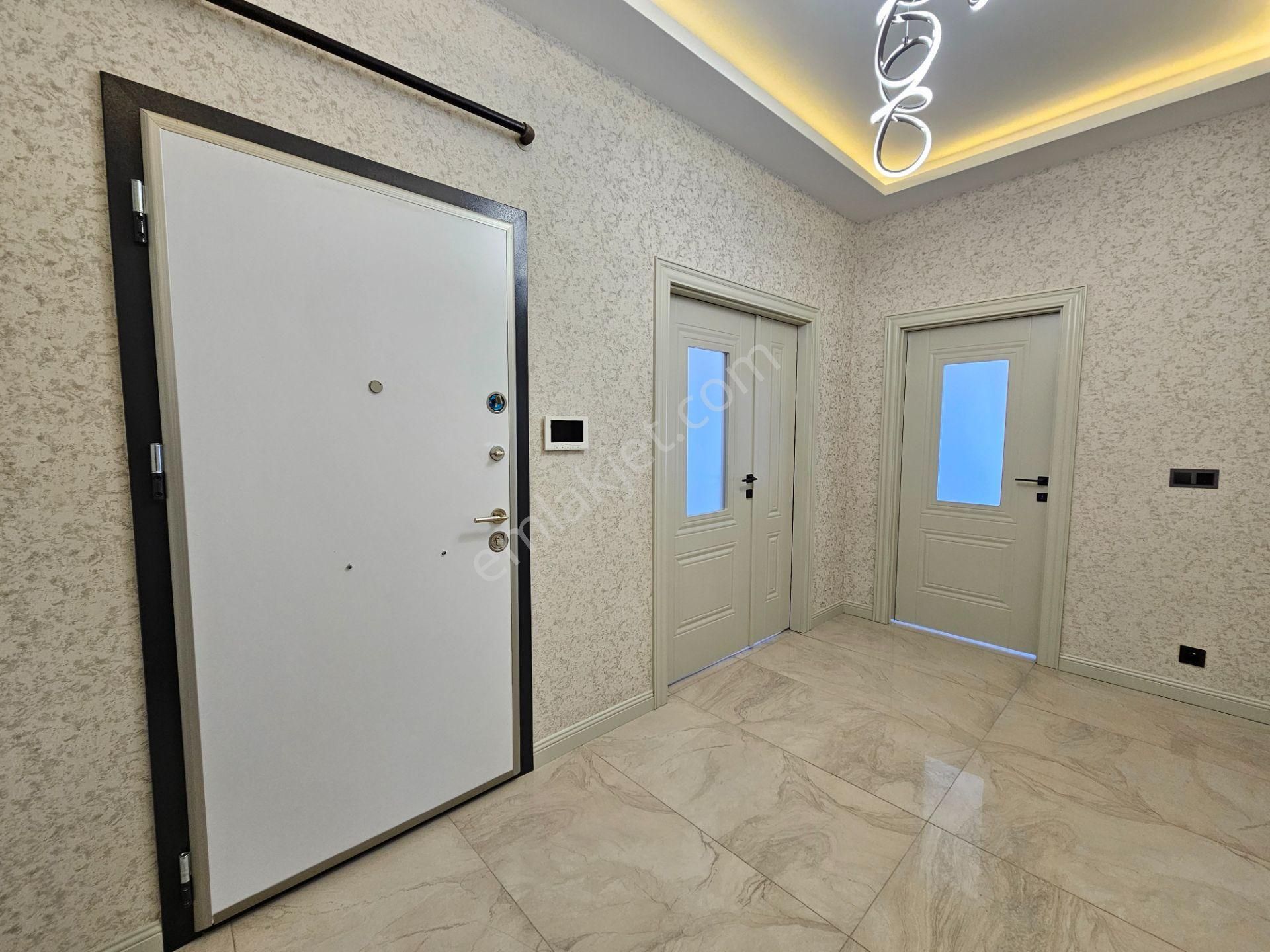 Beyhekim Mah.tramvay Hattına Yürüme Mesafsinde İşyapar Gayrimenkulden Site İçi Lüks Geniş 4+1 Daire - Görsel 35