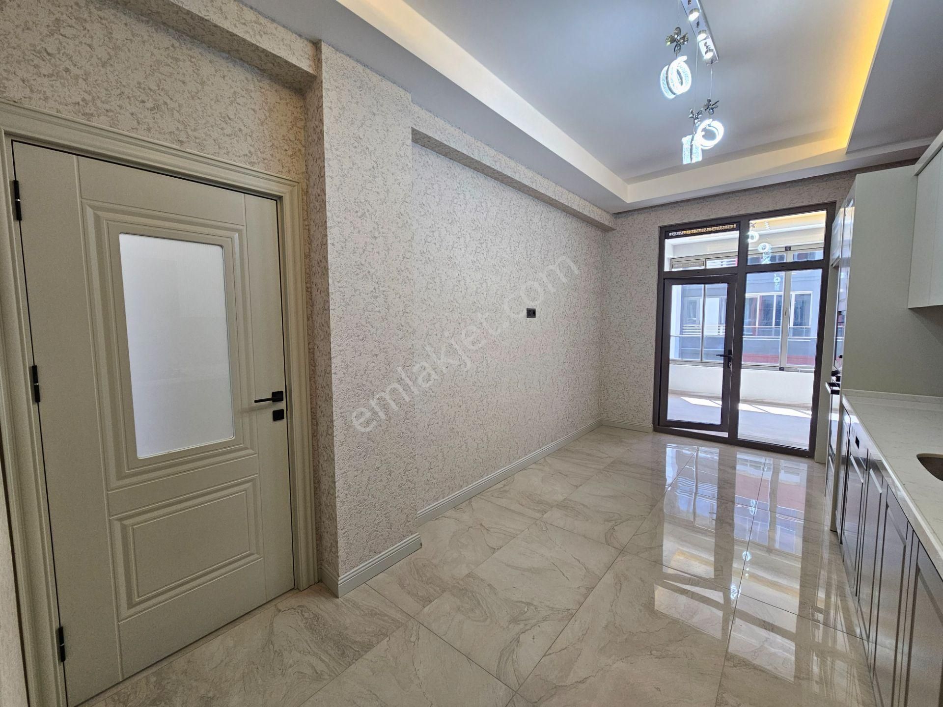 Beyhekim Mah.tramvay Hattına Yürüme Mesafsinde İşyapar Gayrimenkulden Site İçi Lüks Geniş 4+1 Daire - Görsel 12