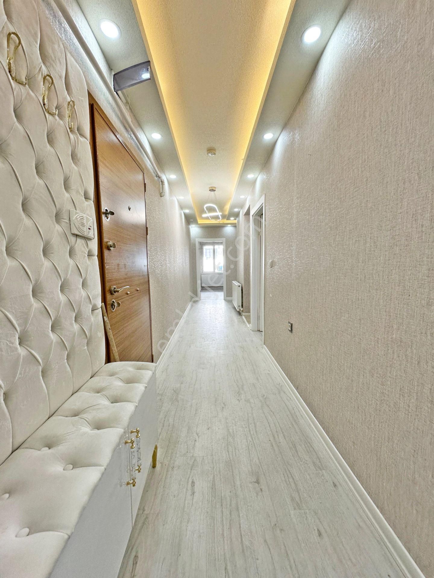 Fırsat Dairesi!!!keçiören'de Cadde Yanı Yapılı Ara Katta Daire - Görsel 2