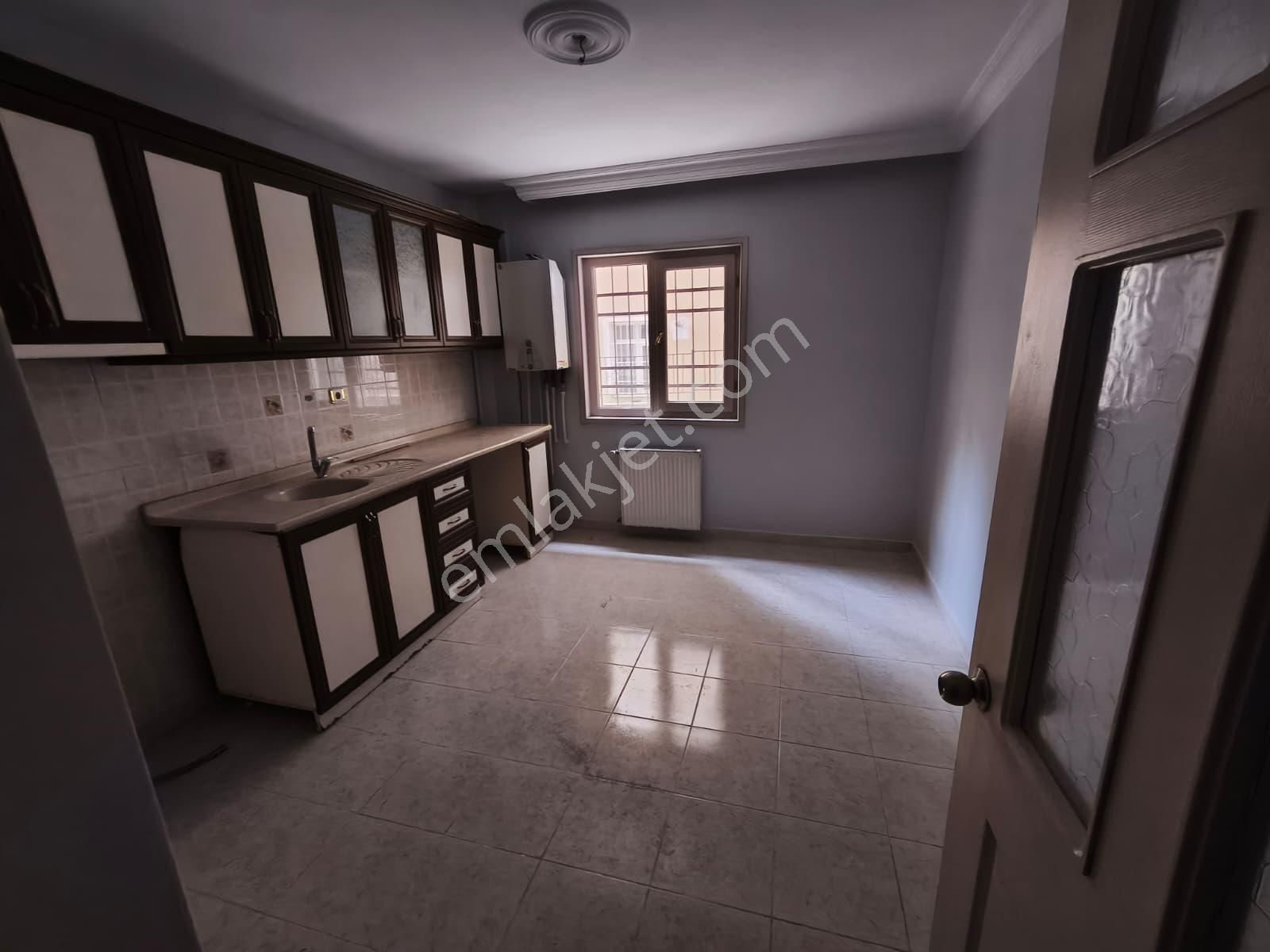 Aydınlıkevler Emniyet Sokakta 2+1 Uygun Fiyat Kupon Daire - Görsel 3